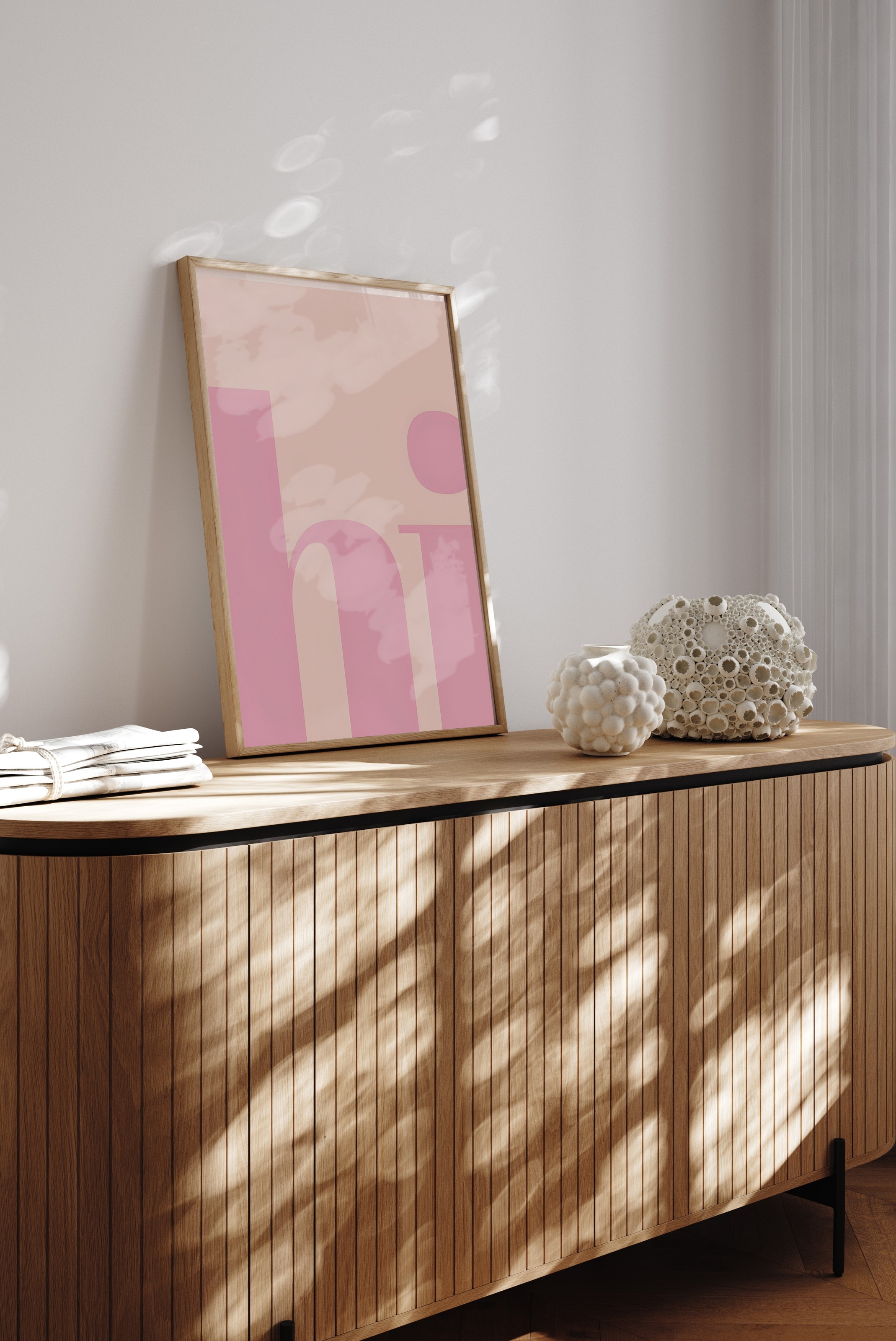 Bild mit Rahmen QUEENCE "Wanddeko "Hi" Schriftzug", farbe rahmen: braun, B:30cm H:40cm T:2,5cm, Holz, Papier, Plexiglas, Bilder, Kunstdruck in Pastell mit einem Echtholzrahmen 2