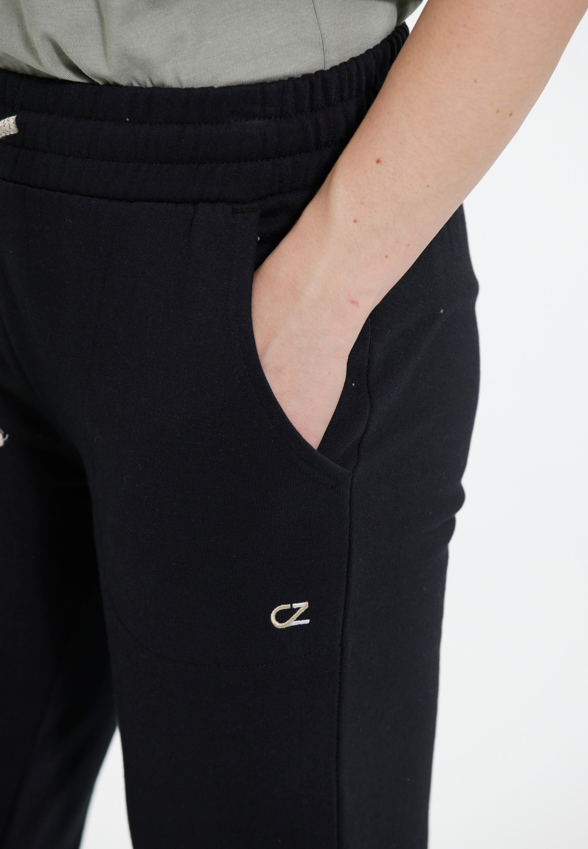 CRUZ Sweathose »Mayda«  aus atmungsaktivem Material