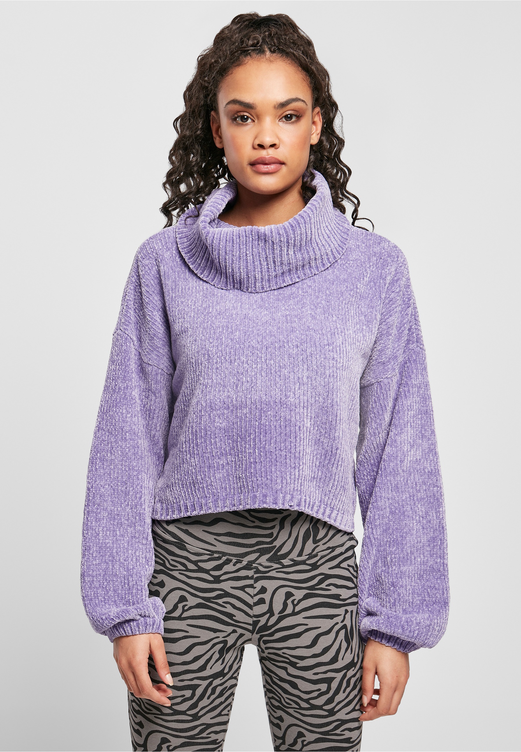 URBAN CLASSICS Sweatshirt »Urban Classics Damen Ladies Short Chenille Turtleneck Sweater«, 1 Stk.
