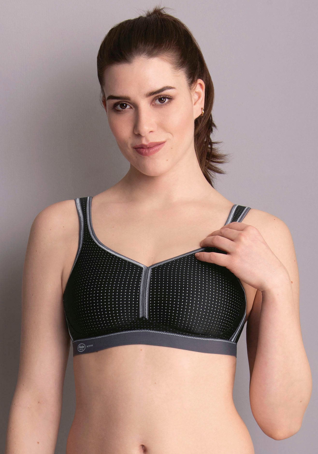Anita Active "Performance" Cup A-E, vorgeformte Cups, verstellbare Träger, atmungsaktiv, nahtlos