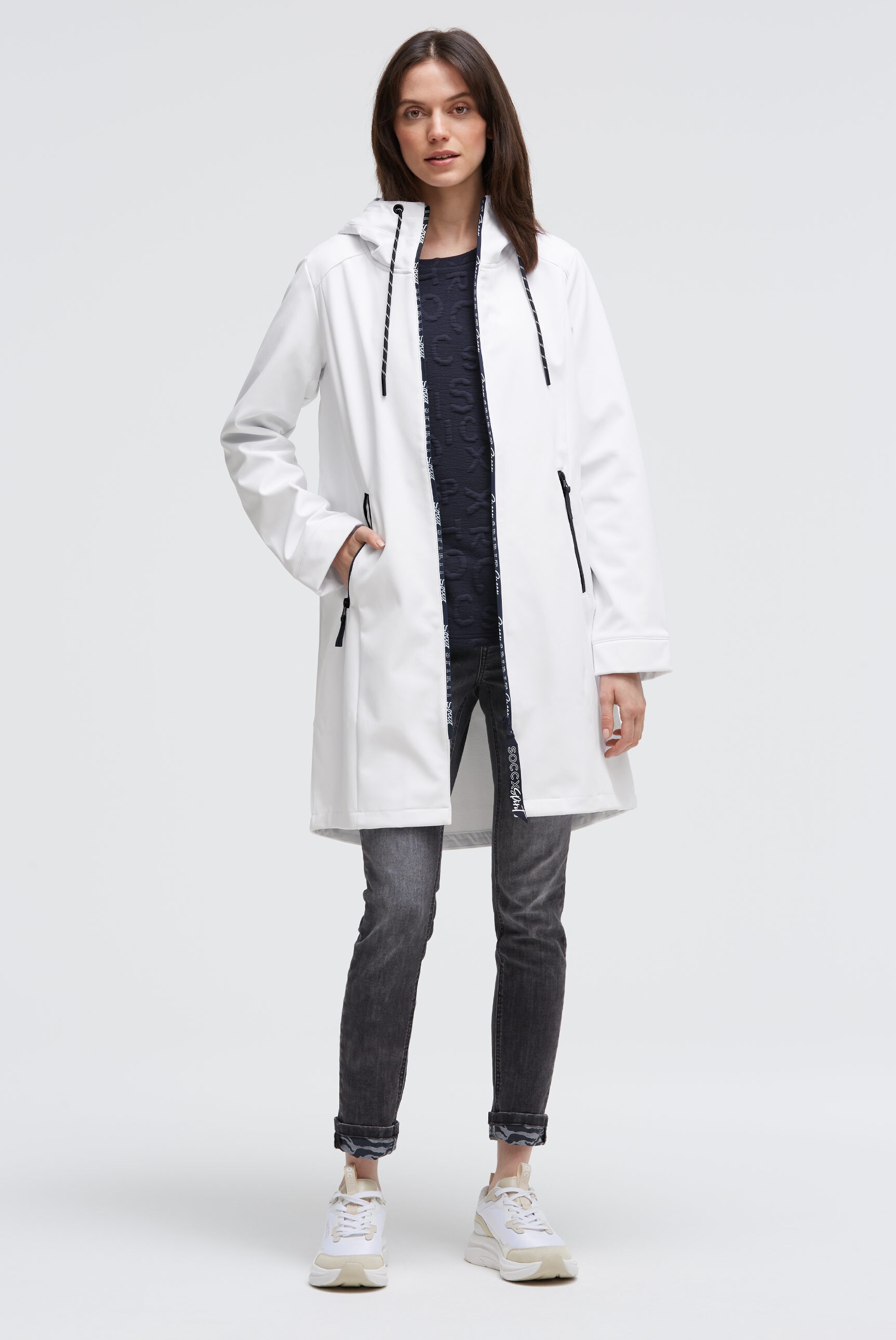 SOCCX Softshelljacke mit Kapuze mit seitlichen Reißverschlusstaschen