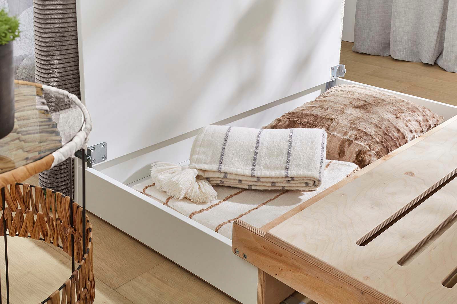 Jockenhöfer Gruppe Schlafsofa »Torben«, Platzsparendes Sofa mit Gästebettfunktion und Stauraum