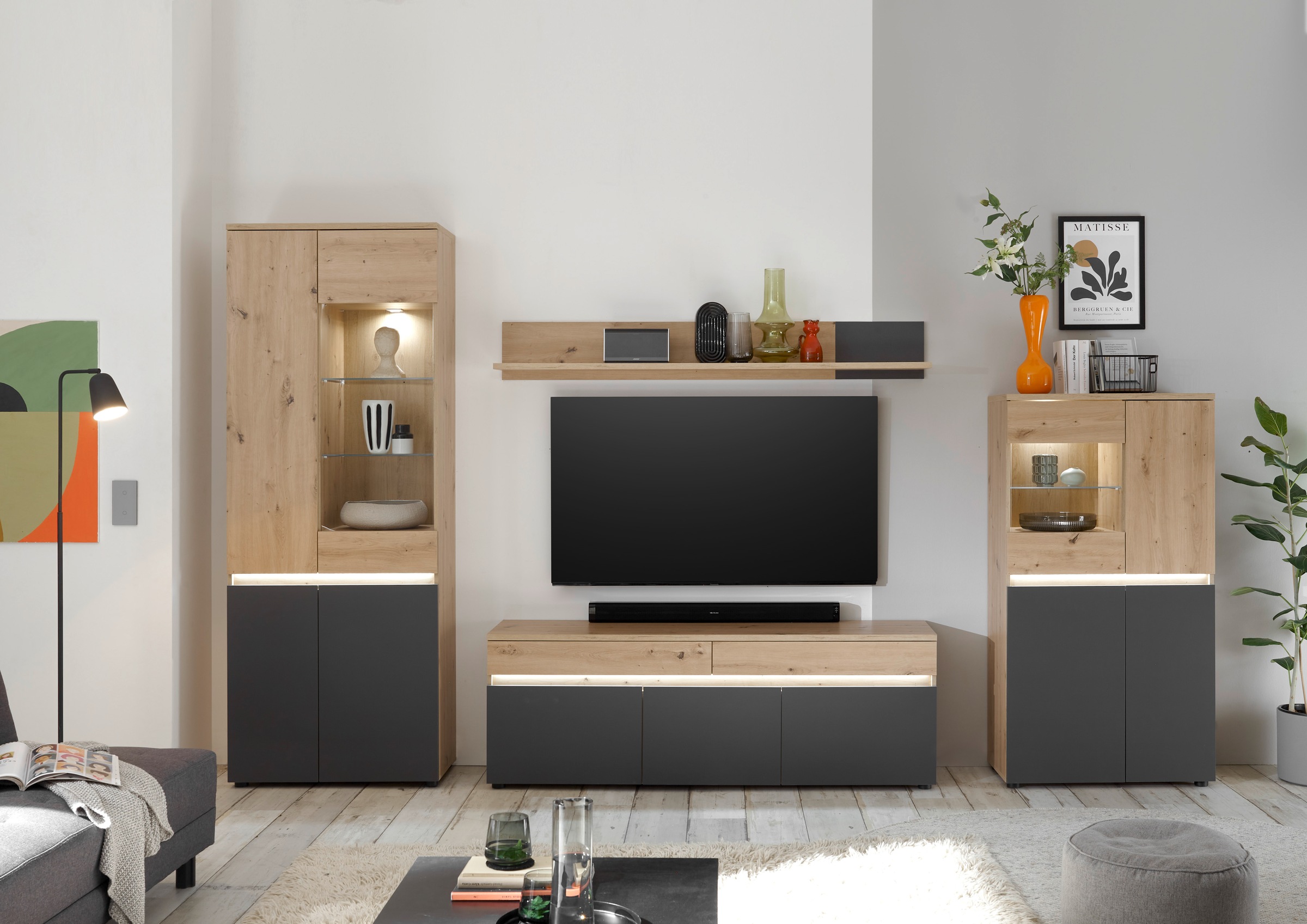 HBZ Vitrine »Lille«, (1 St.), mit LED-Beleuchtung, Vitrinenschrank in Eiche Artisan