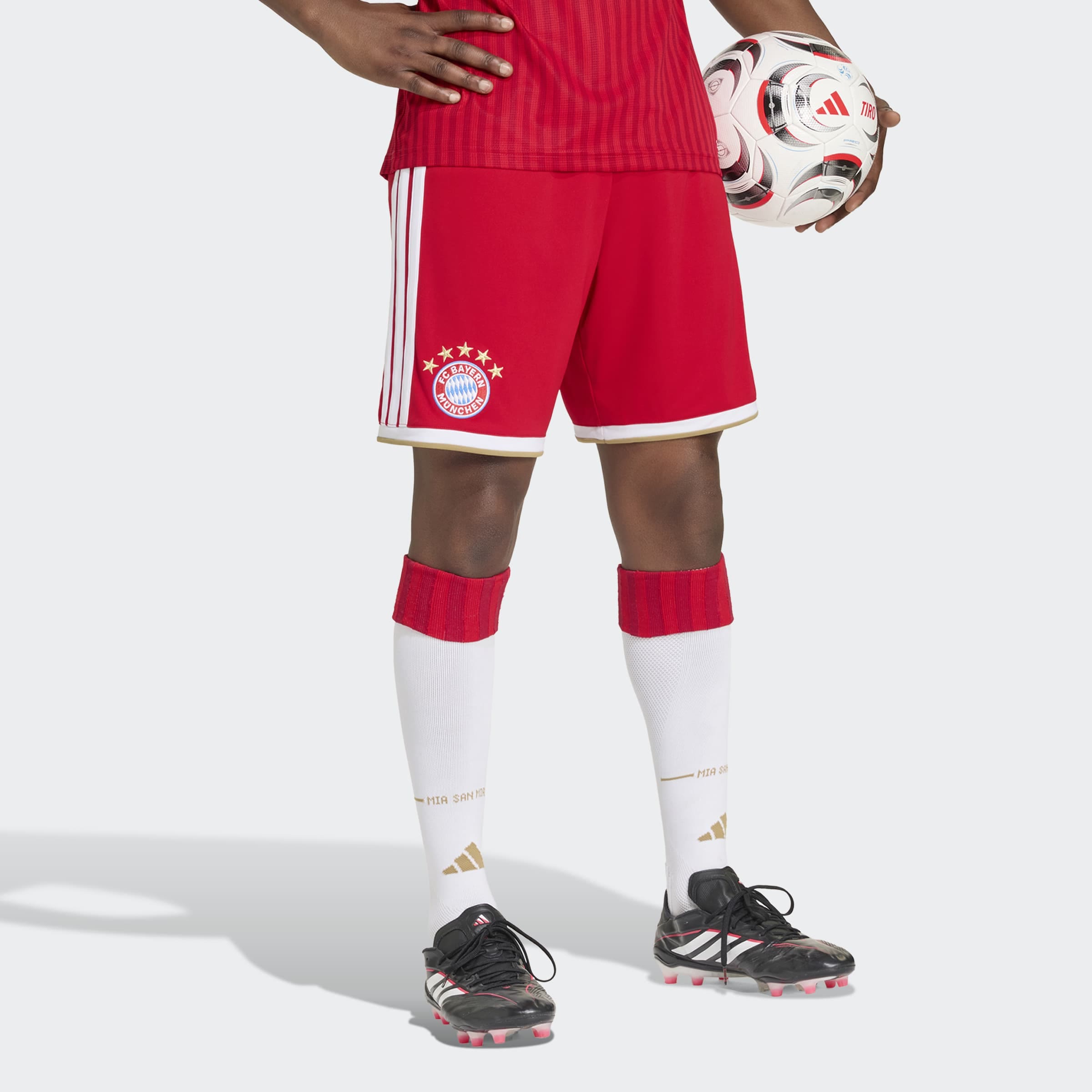 adidas Performance Trainingsshorts "FC BAYERN MÜNCHEN 26/27" für Fußball, mit elastischem Bund und Kordelzug, aus Polyester
