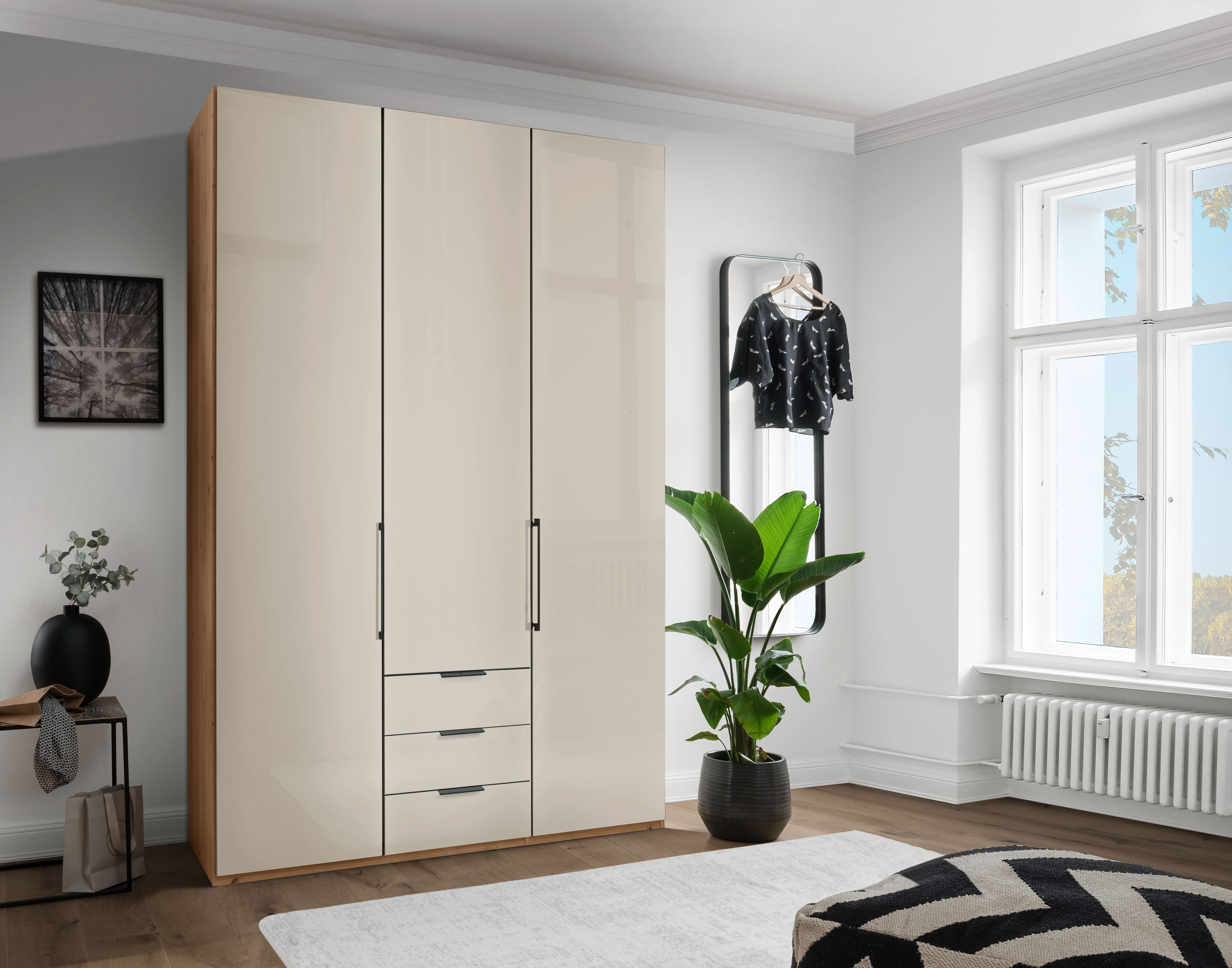WIEMANN Kleiderschrank "Monaco" mit Glasfront sowie hochwertigen Beschlägen inkl. Dämpfung