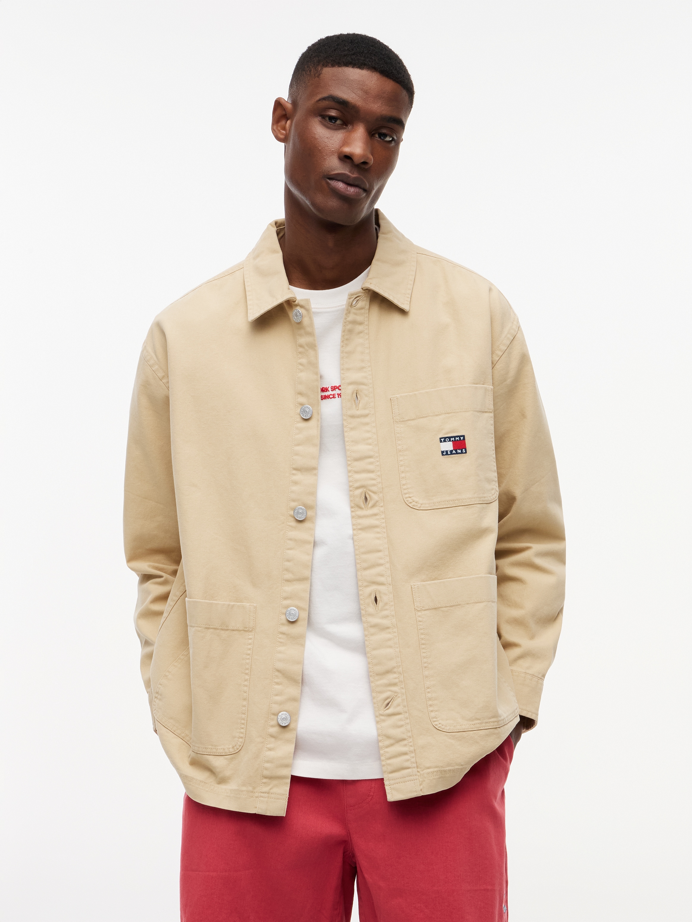 Tommy Jeans Hemdjacke "TJM ESSENTIAL OVERSHIRT" leicht überschnittene Schultern, halbgespreizter Kragen