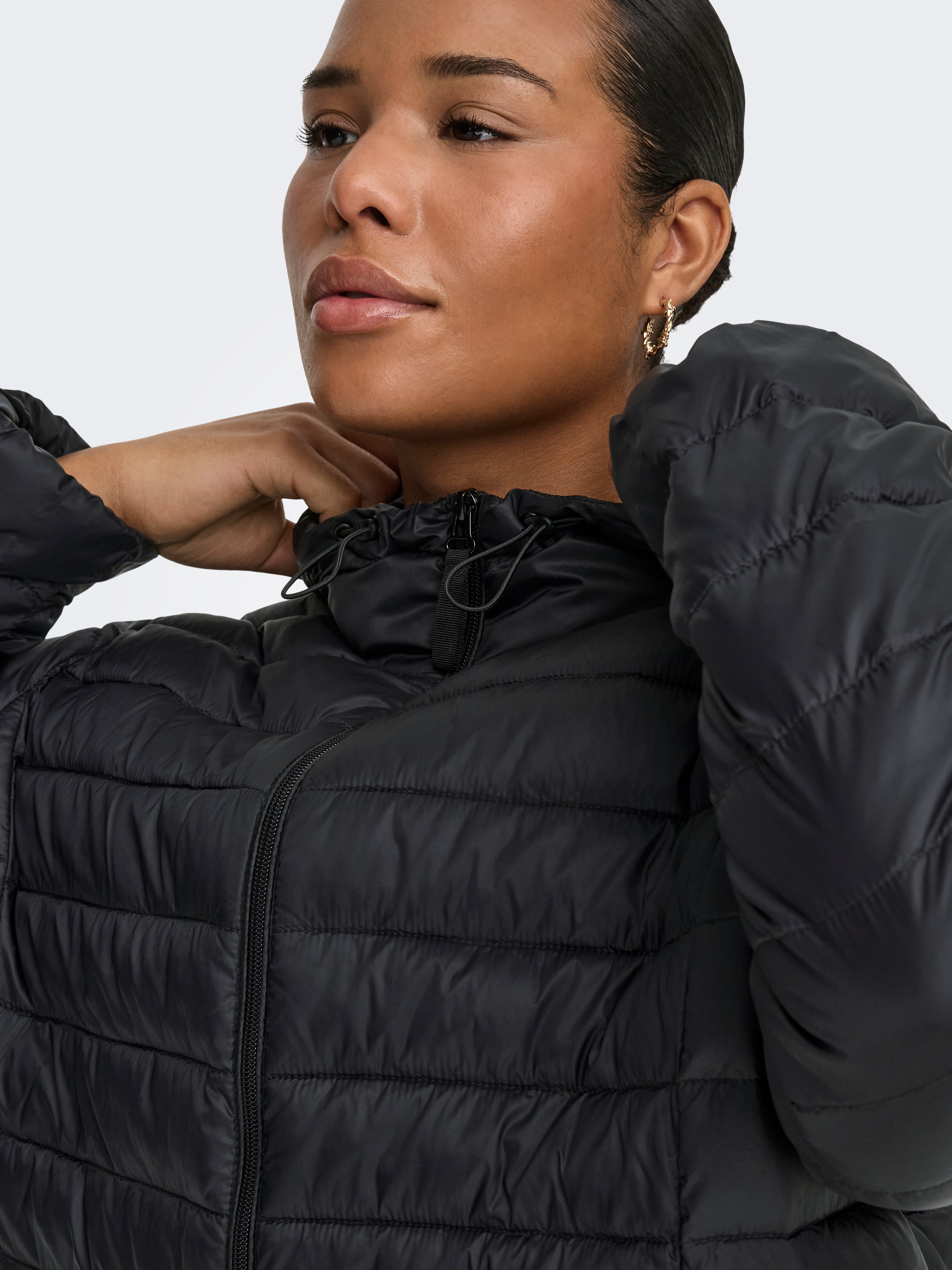 Thumbnail - ONLY CARMAKOMA Steppjacke "CARTAHIA LW QUILTED HOOD JKT OTW NOOS" mit Kapuze