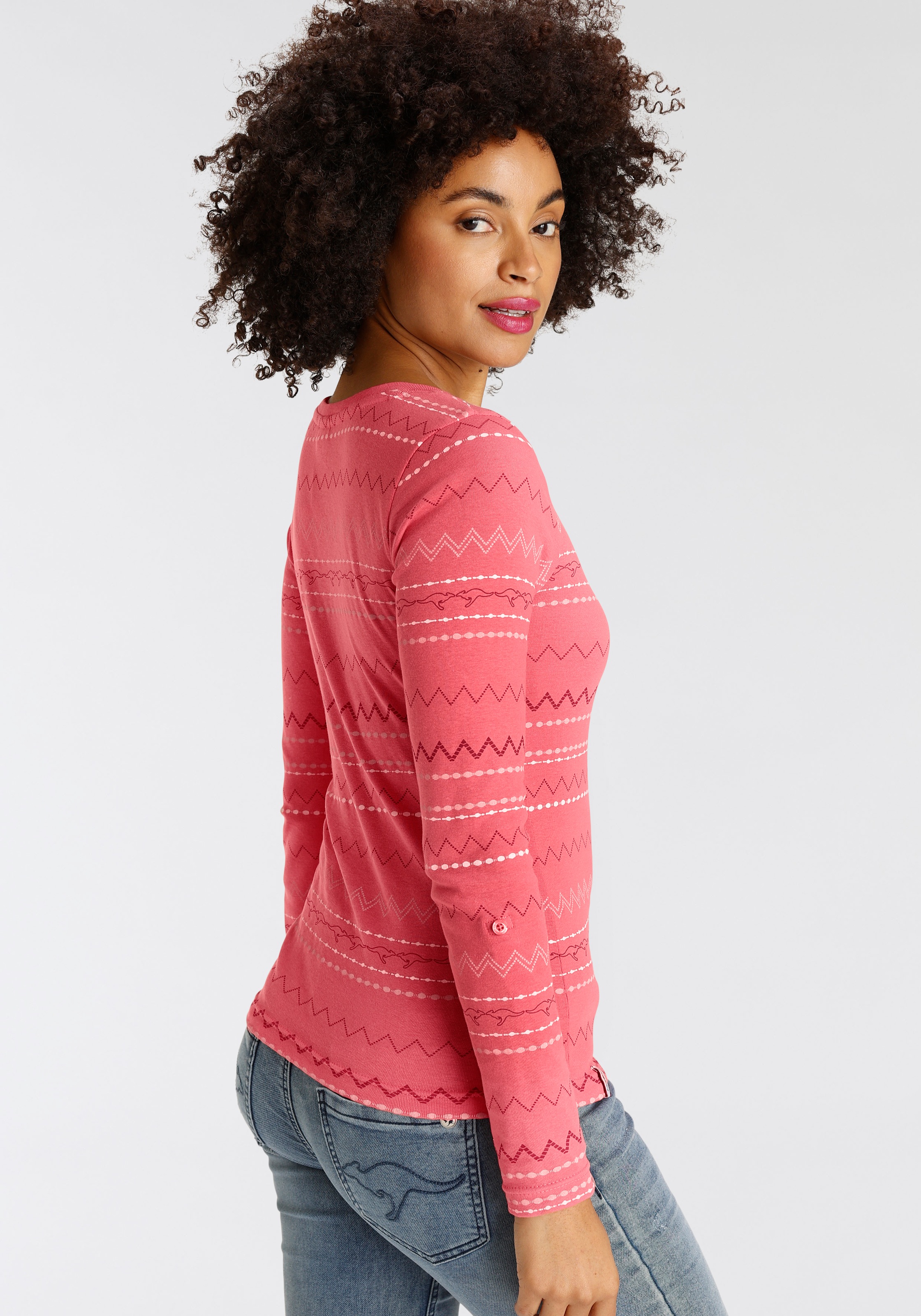 Thumbnail - KangaROOS Langarmshirt sehr figurbetonte Passform, mit Zick-Zack-Muster, aus 100% Baumwolle