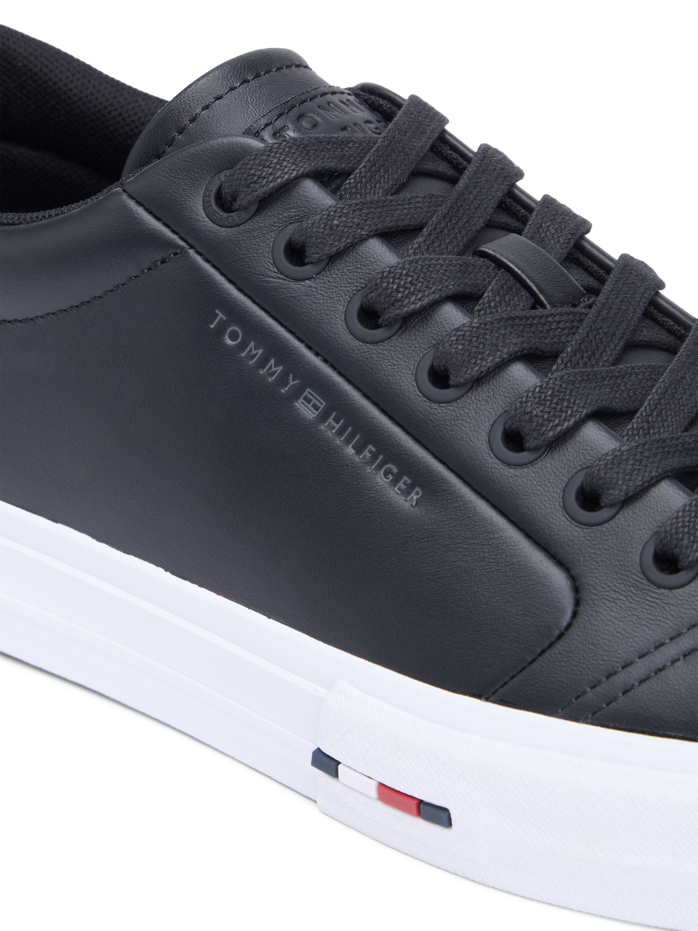 Tommy Hilfiger Sneaker »HARLEM STREET LTH«  Freizeitschuh, Halbschuh, Schnürschuh mit TH-Logo -klein ausfallend