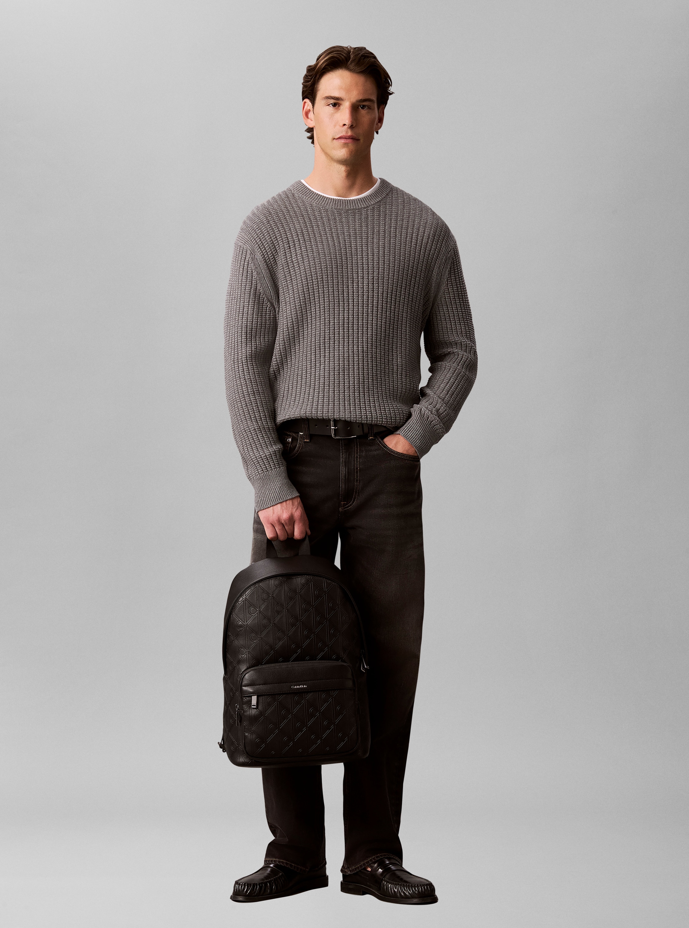 Calvin Klein Rucksack »EMBLEM AOP DEBOSS ROUND BACKPACK« Unisex Cityrucksack, Freizeitrucksack mit fortlaufenden CK-Logos