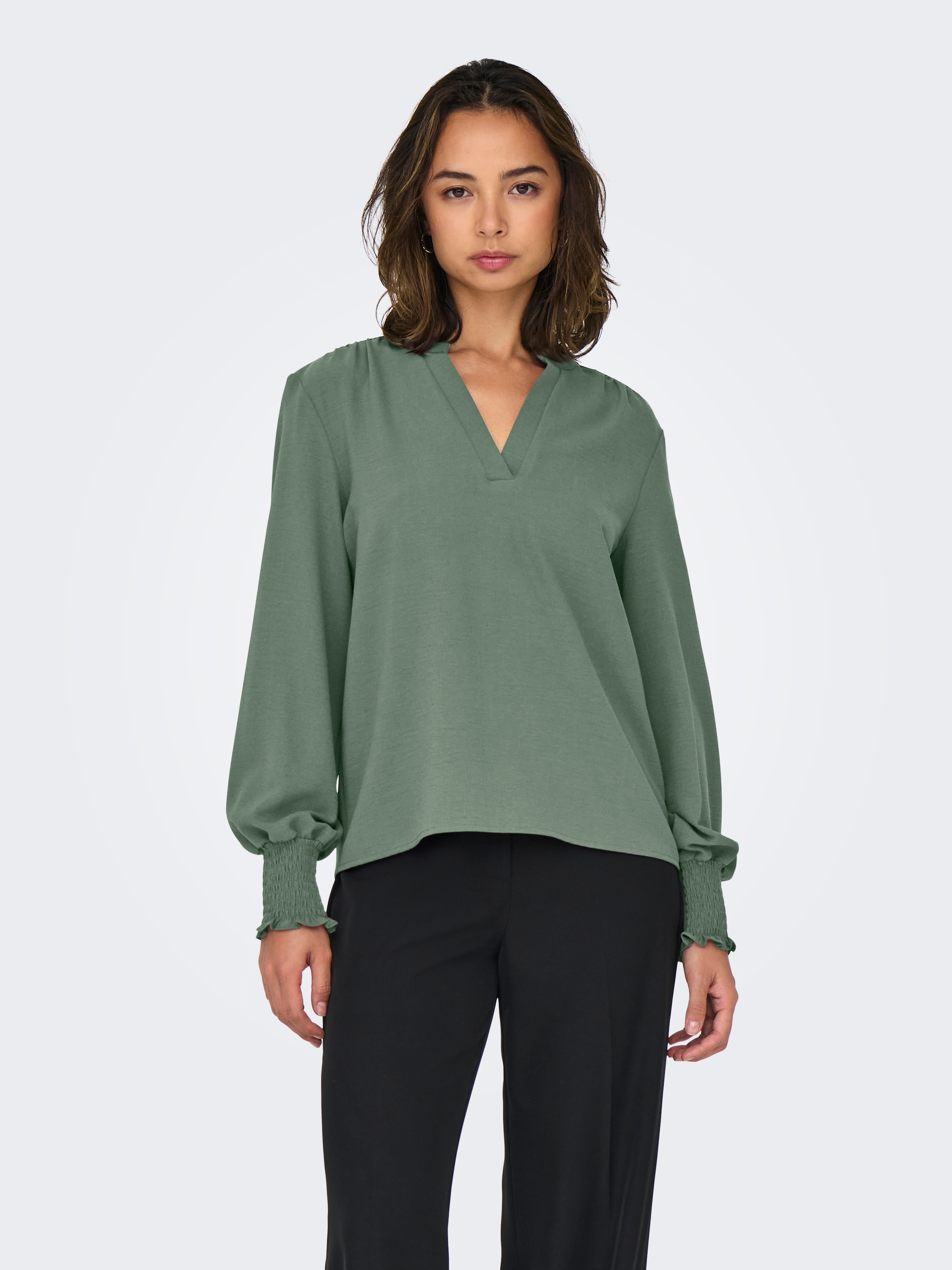 ONLY "ONLMETTE V-NECK LS SMOCK TOP NOOS WVN" Kunstfaser, regular fit