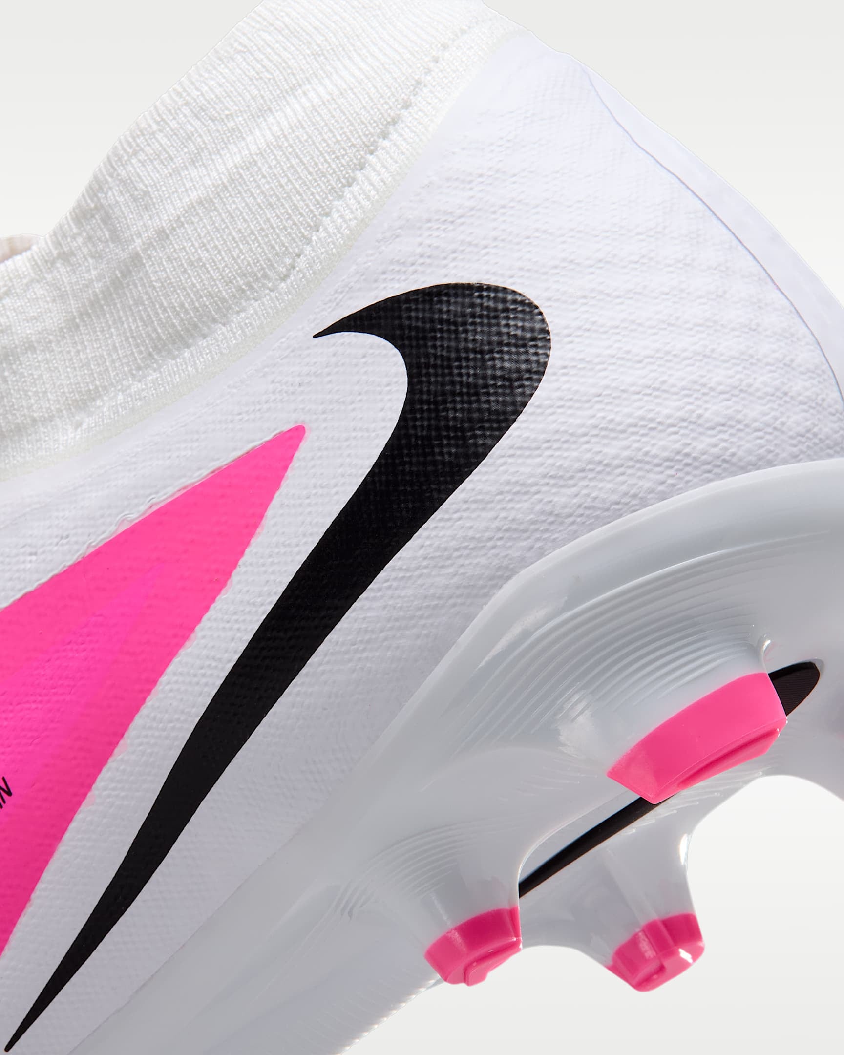 Nike Fußballschuh »PHANTOM 6 HIGH ACAD FG/MG T«  Außensohle für Rasenplätze und für feste Böden