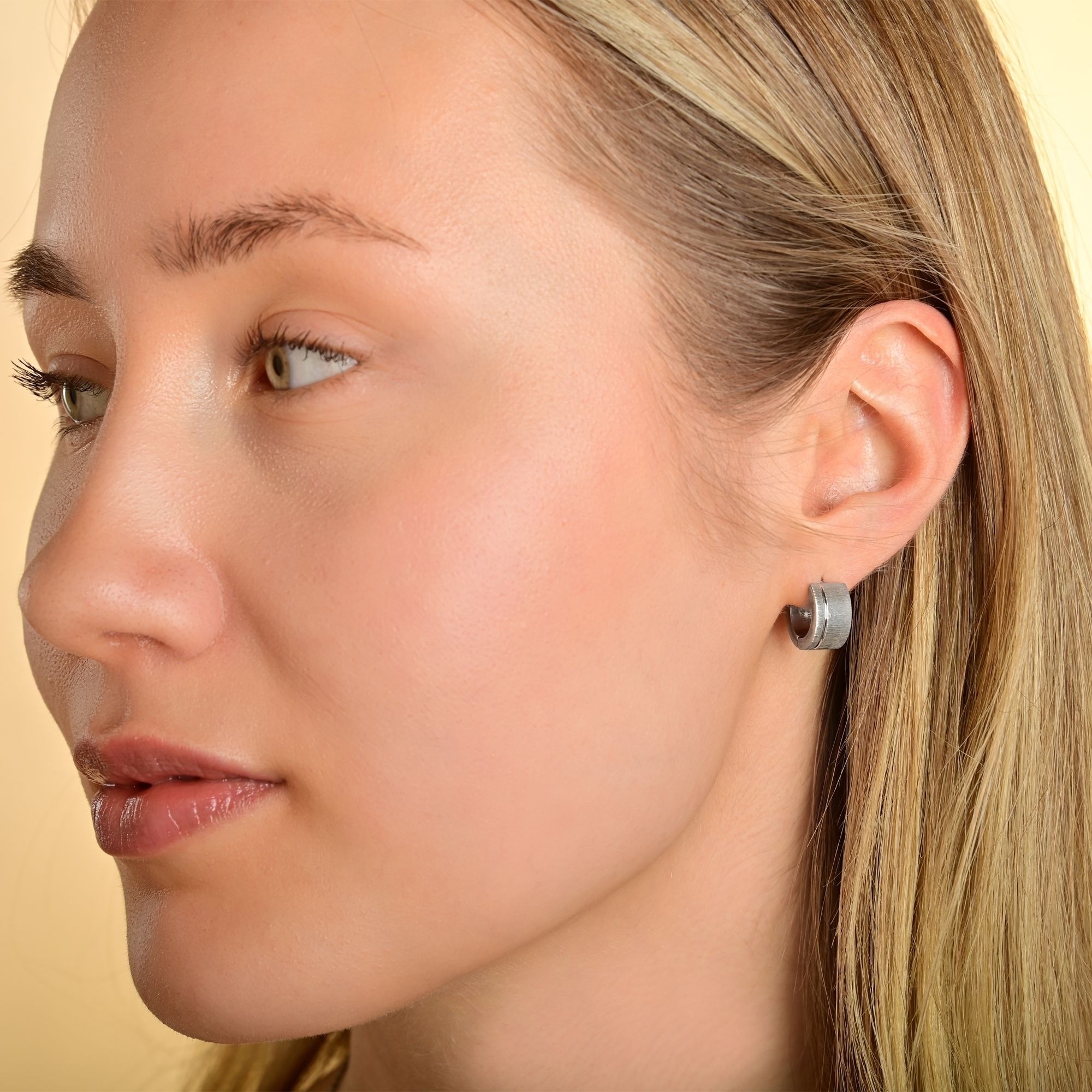 Adelia´s Klappcreolen »Damen Ohrringe – Klappcreole aus Edelstahl« Geschenkidee: zeitlos und vielseitig