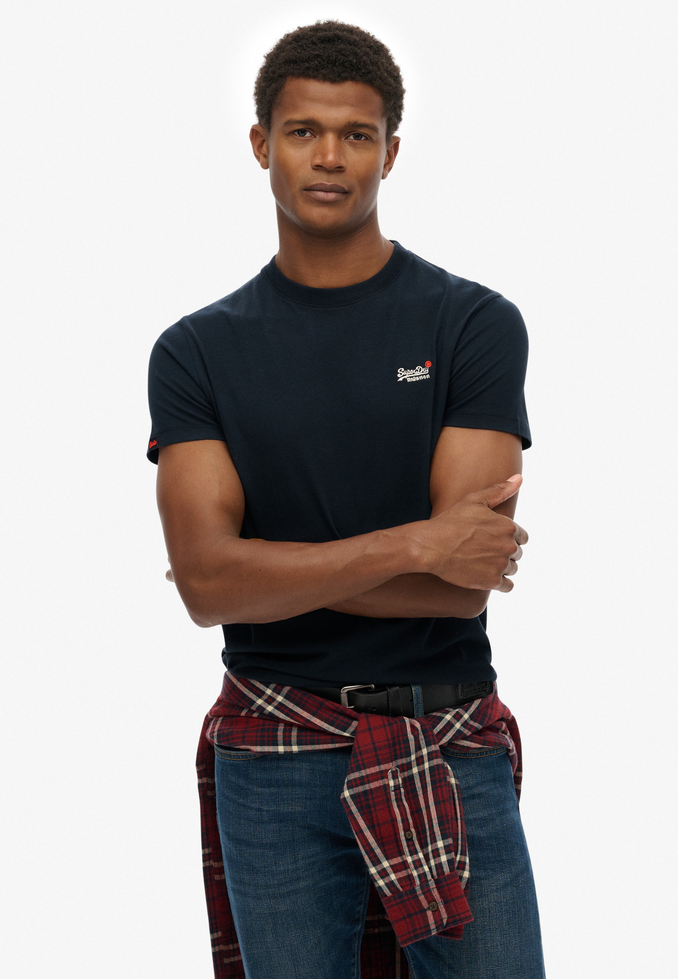 Superdry Rundhalsshirt "ESSENTIAL CONTRAST EMB TEE" Slim Fit, Kurzarm, normal geschnitten, mit Druck, aus Baumwolle