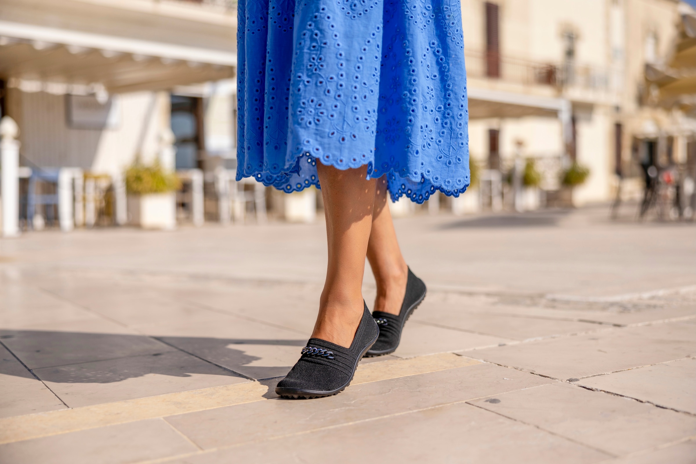 Leguano Barfußschuh »LADY FAMOUS«  Flats, Ballerina, Bequemschuh mit goldfarbener Zierkette