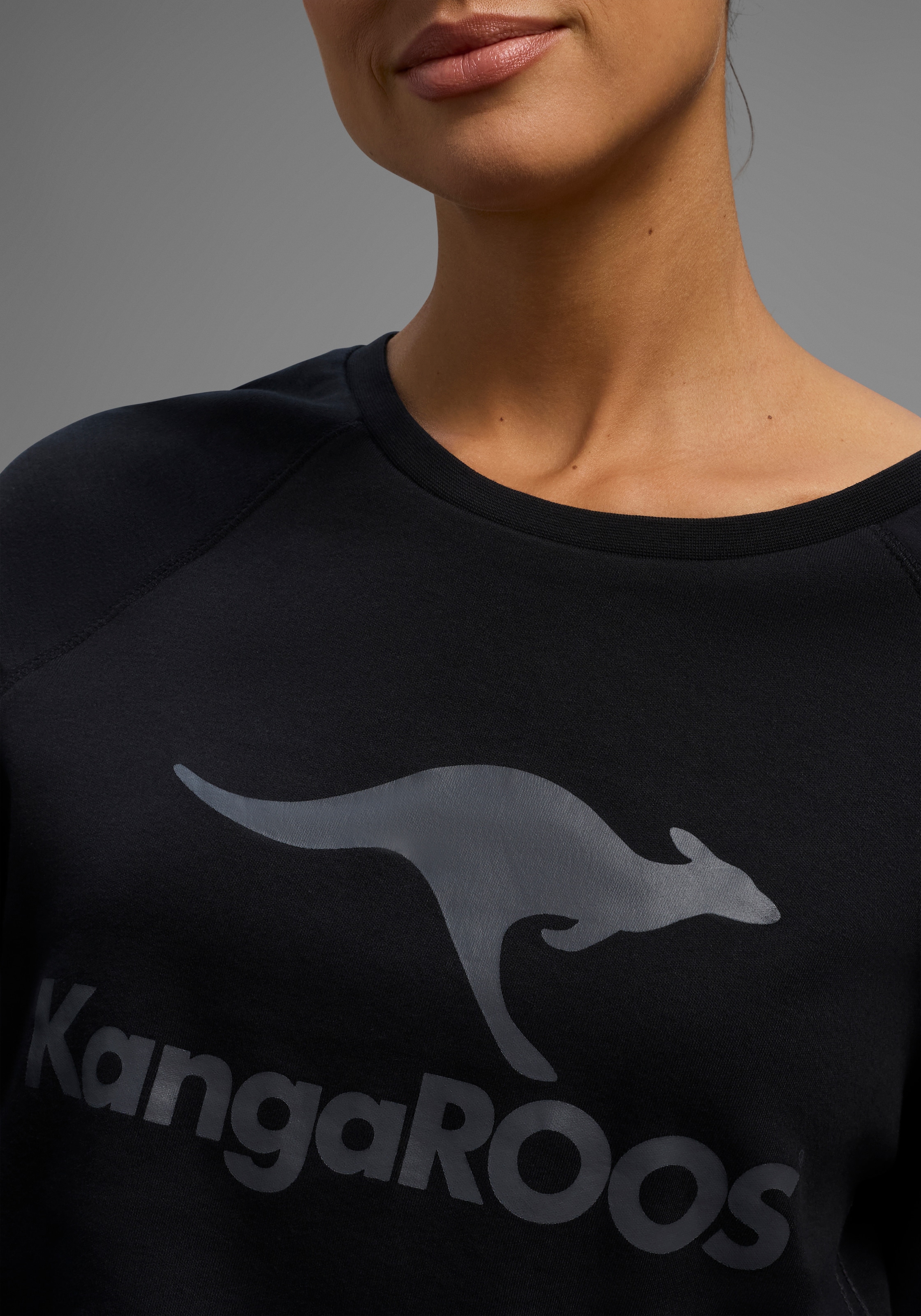 KangaROOS Sweatshirt, Langarm, figurumspielender Schnitt, mit Print, Rundhalsausschnitt