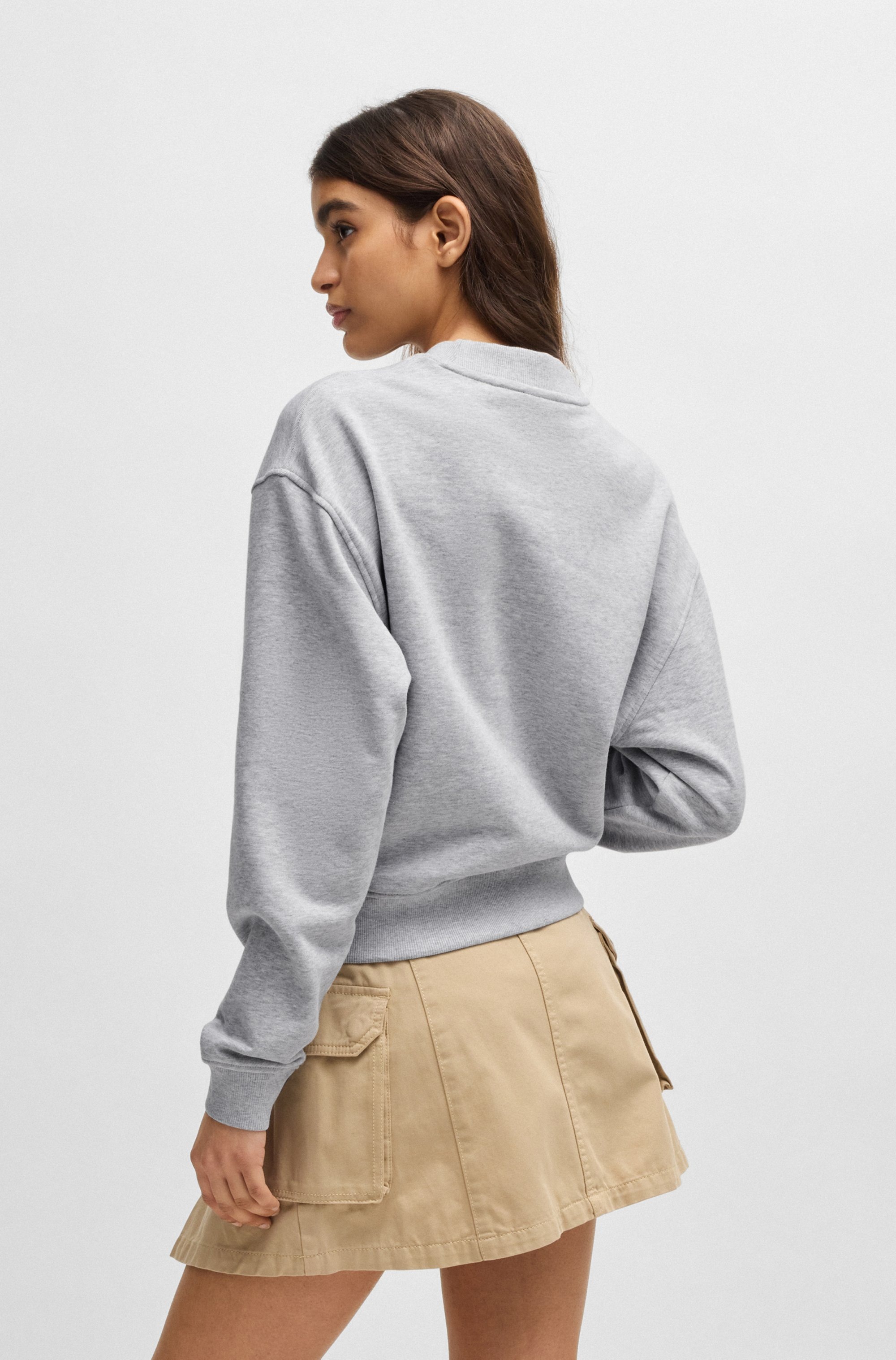 HUGO Blue Sweatshirt "Delessa" mit Logoaufnäher günstig online kaufen