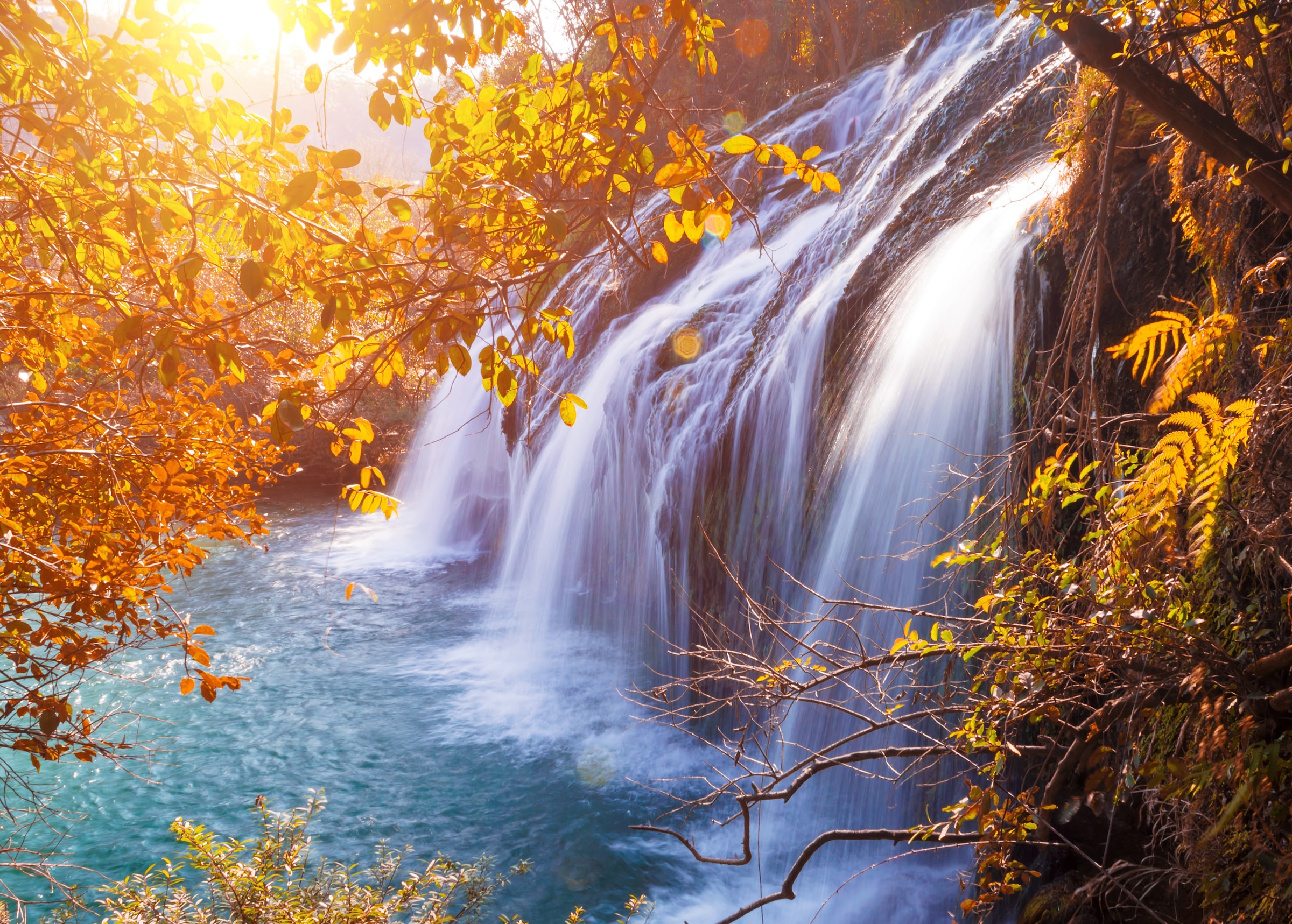 Papermoon Fototapete »Autumn Waterfall«