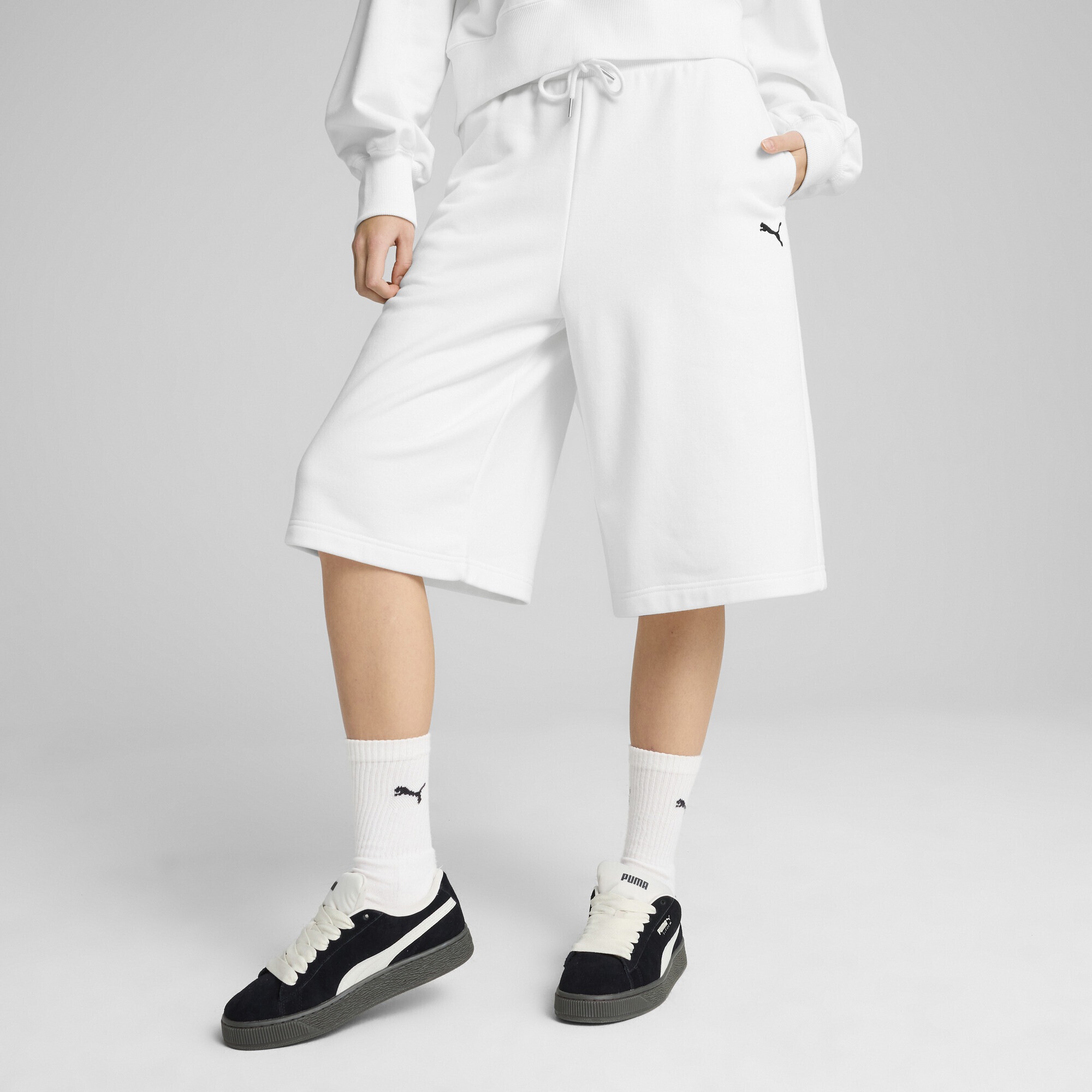 PUMA Sporthose »WARDROBE ESS Kurze Relaxed Fit 14" Jorts Damen«
