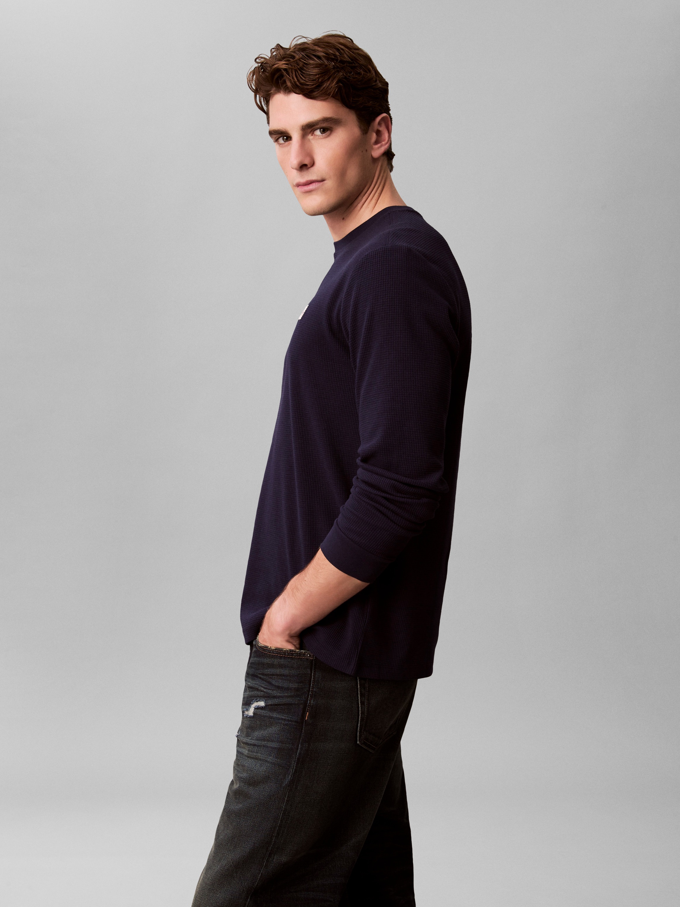 Thumbnail - Calvin Klein Jeans Langarmshirt "LS WAFFLE BADGE CREWNK TEE" Mit Rundhalsausschnitt