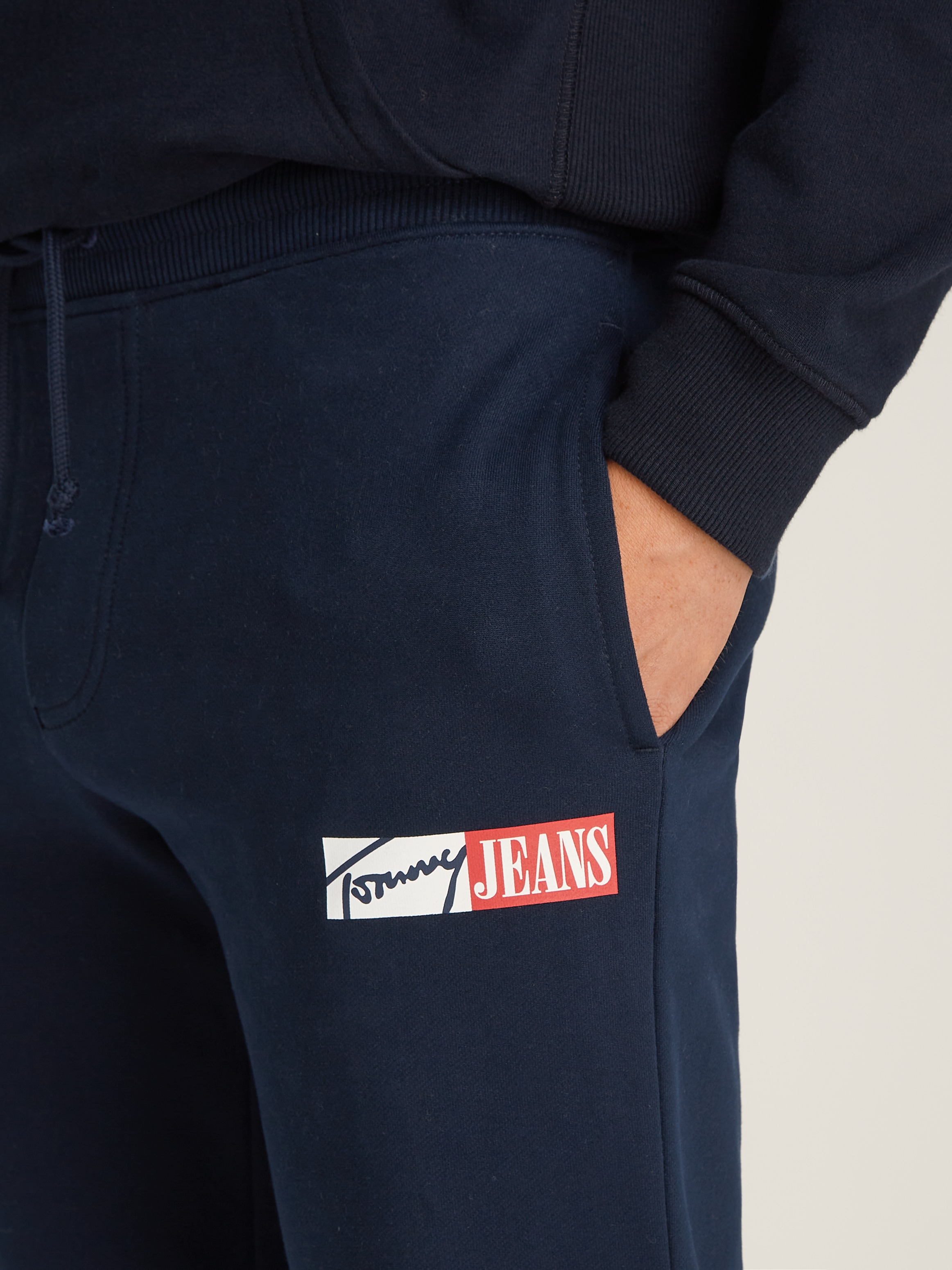 Tommy Jeans Jogginghose »TJM SLIM ENTRY SWEATPANT«, mit Logo