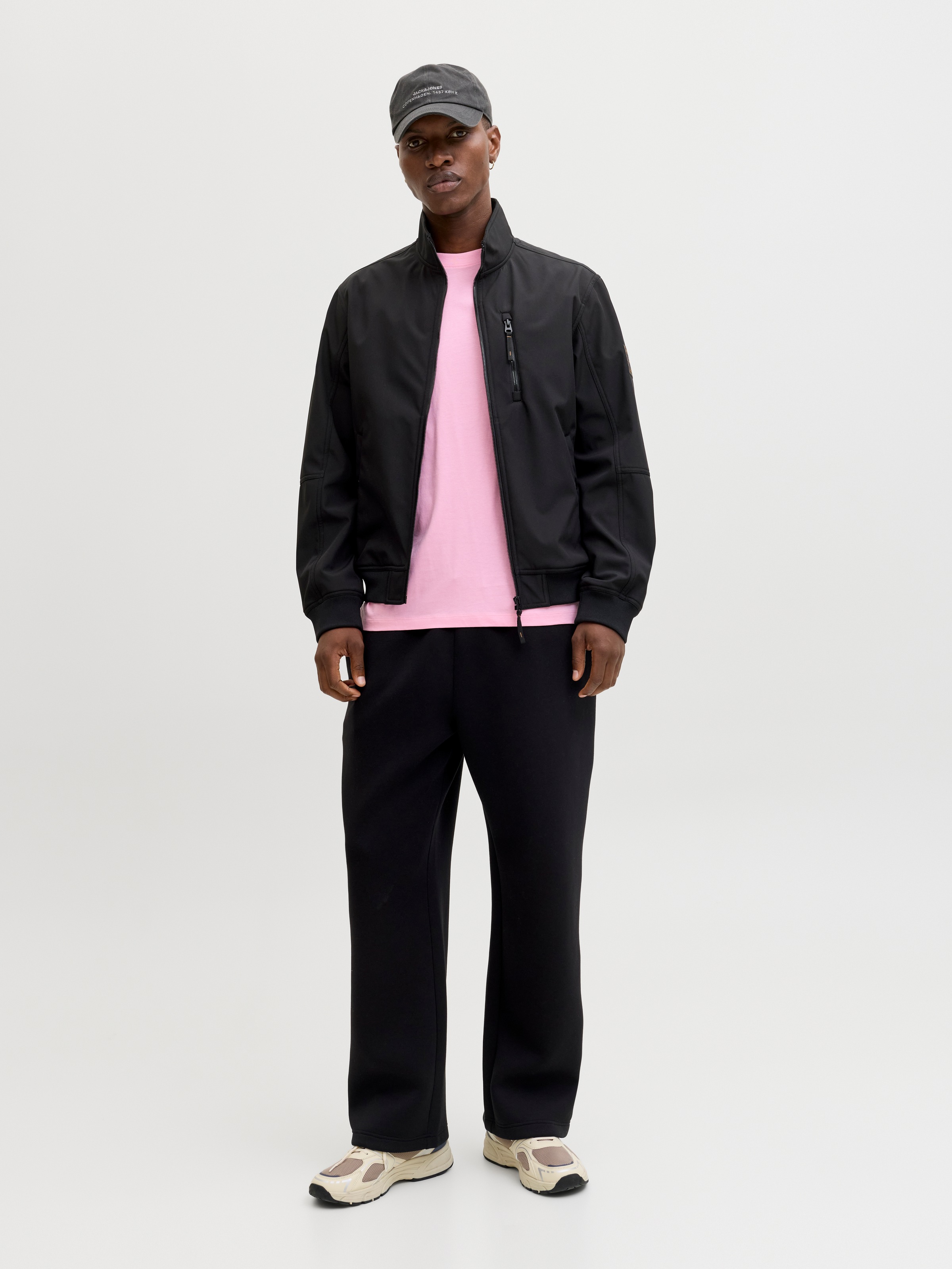 Thumbnail - Jack & Jones Softshelljacke "JJEPARKER SOFTSHELL BOMBER SN" mit Brust-Reißverschluss