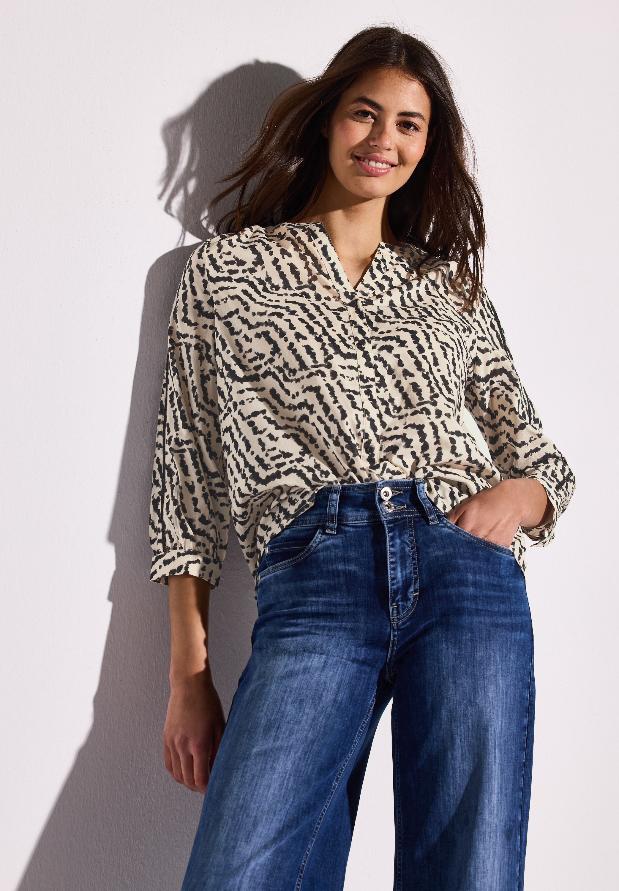 STREET ONE Druckbluse, mit Tapedetails und grafischem Muster