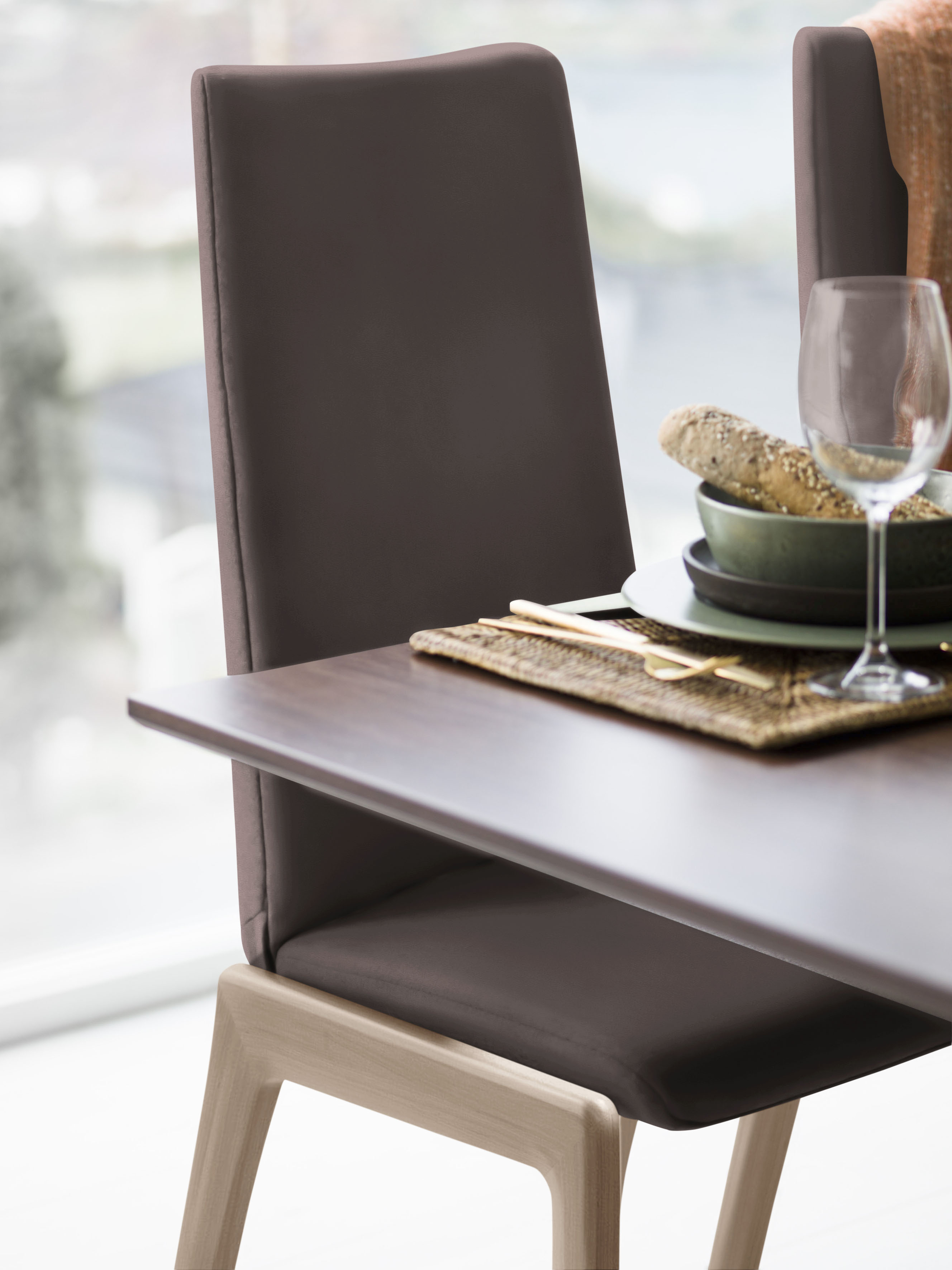 Stressless Polsterstuhl "Laurel" () High Back, Größe M, mit abgerundeten Beinen in Schwarz