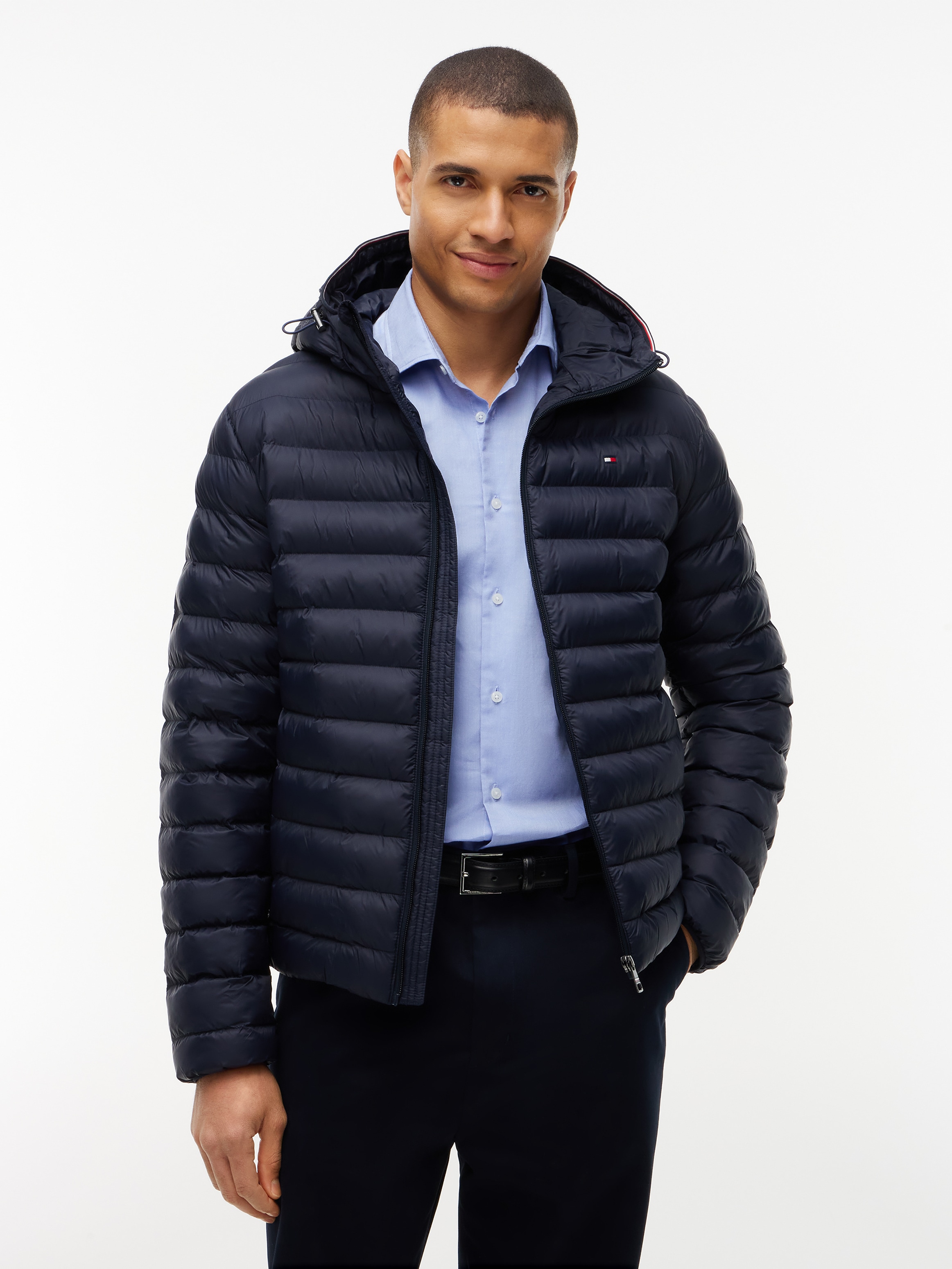 Tommy Hilfiger Steppjacke »PACKABLE RECYCLED HOODED« mit Kapuze sportive Kapuze mit Global Stripe