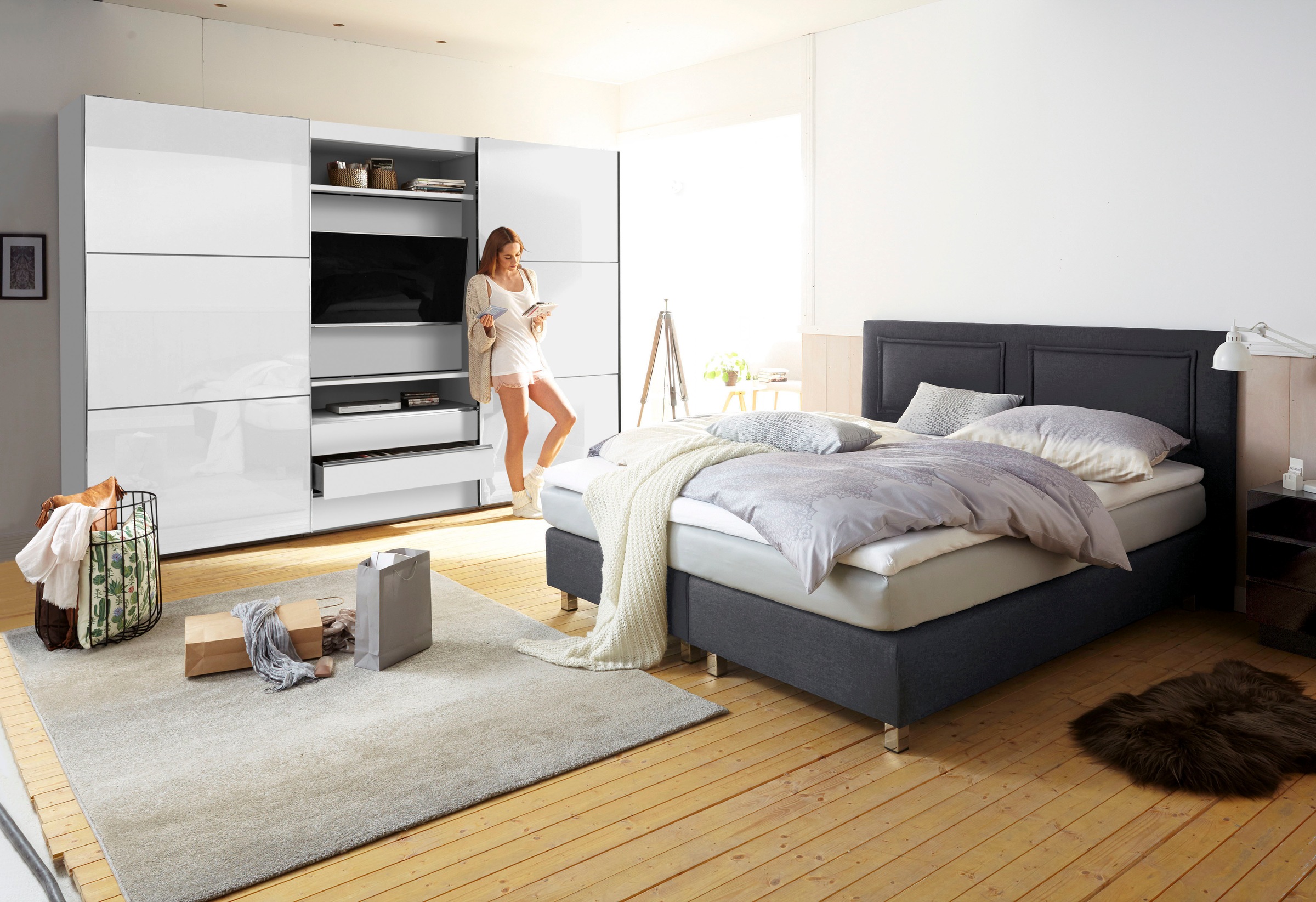 Wimex Schwebetürenschrank »Magic by fresh to go«, tolles EXTRA: mit drehbarem TV-Element, Fronten aus Glas