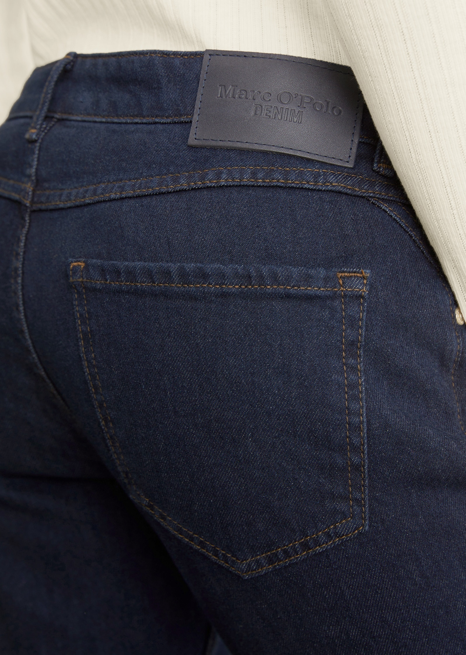Marc O'Polo DENIM Bootcut-Jeans »aus softem Denim«