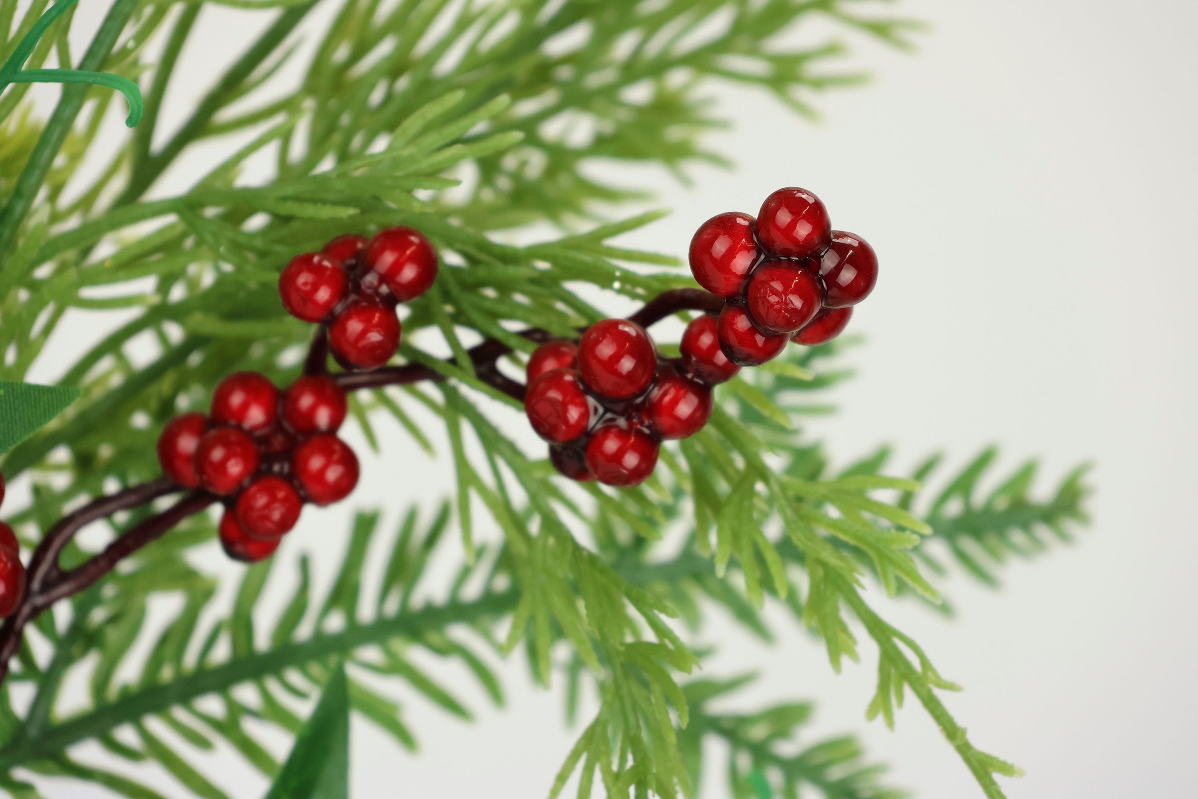 I.GE.A. Kunstzweig "Weihnachtszweig Tanne/Beeren/Efeu/Thuja", 2er Set Künst günstig online kaufen