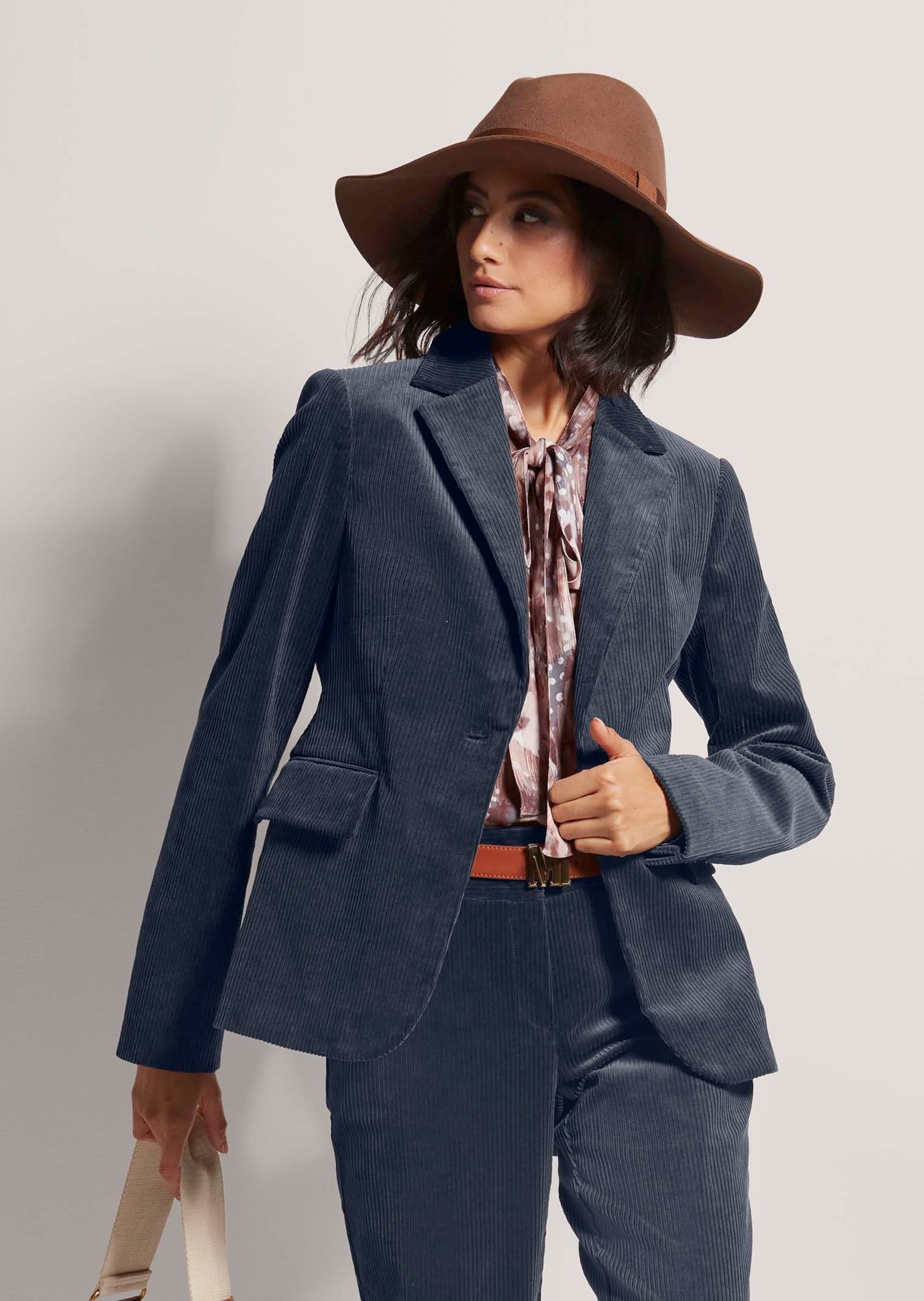 MADELEINE Jerseyblazer »Cordblazer Klassischer Cordblazer mit Reverskragen« Cord