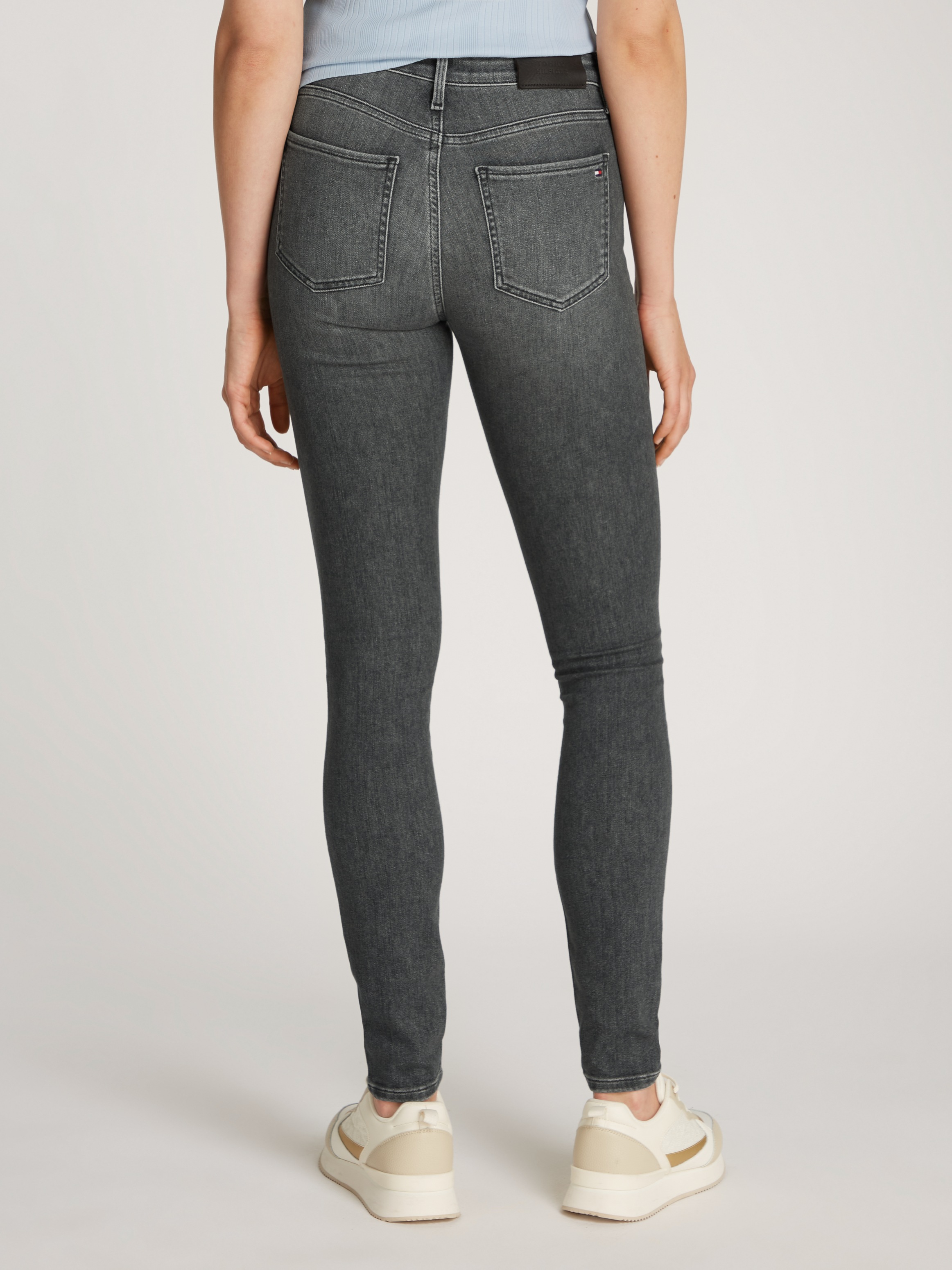 Tommy Hilfiger "COMO Skinny RW ACE mit Logo-Badge und knöchellangem Schnitt günstig online kaufen