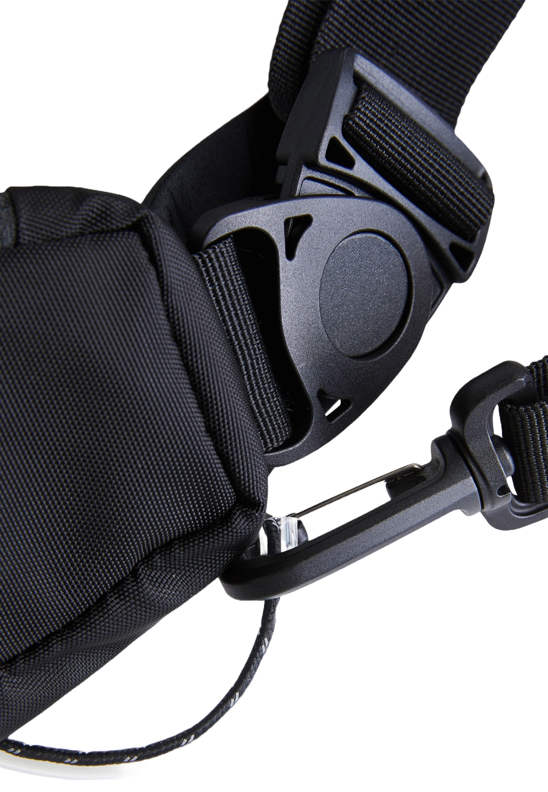 Peak Performance Umhängetasche »Outdoor Slingbag« mit dezenten Farbdetails