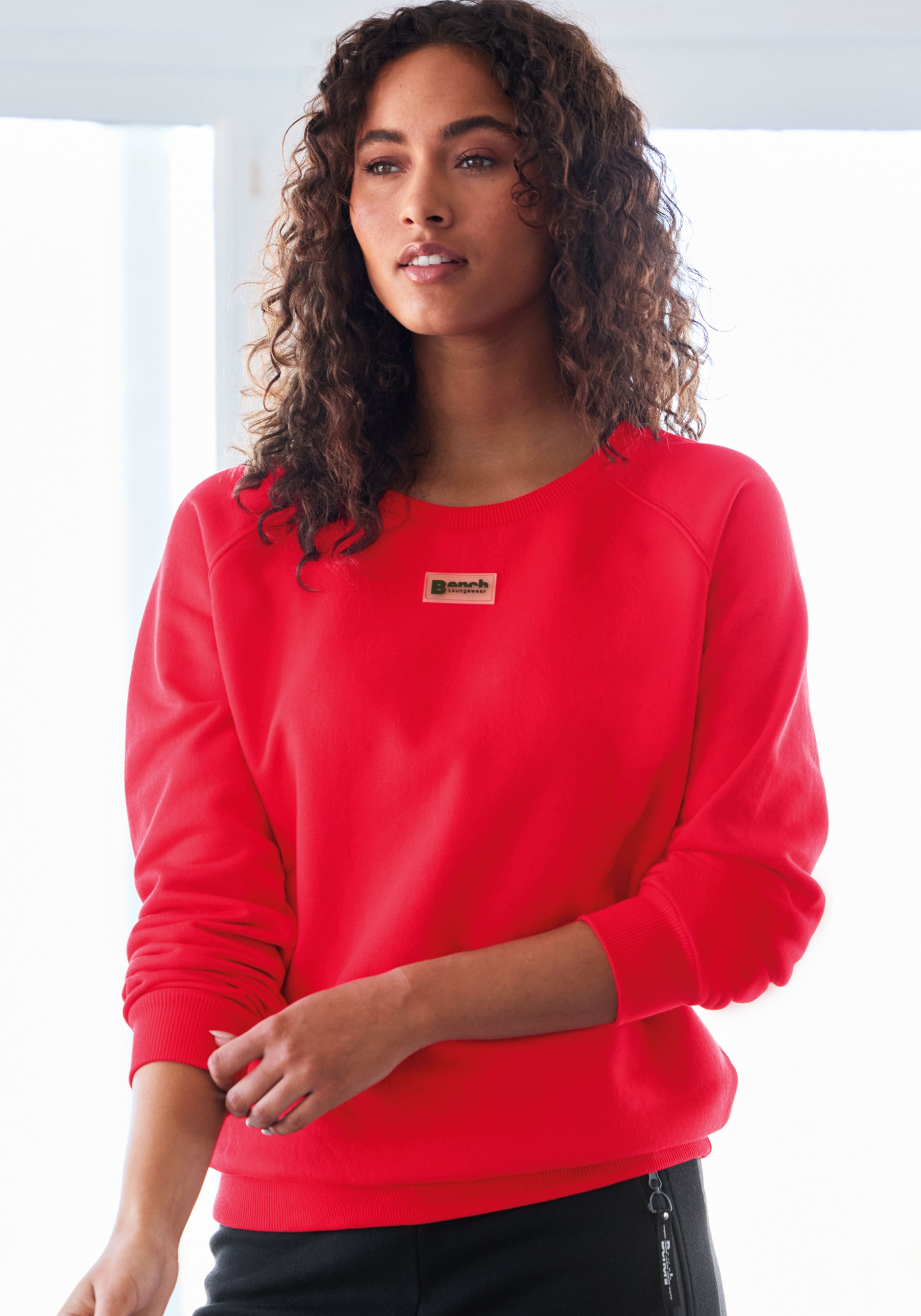 Bench. Loungewear Sweatshirt, mit kleinem Logo Detail, Loungewear günstig online kaufen