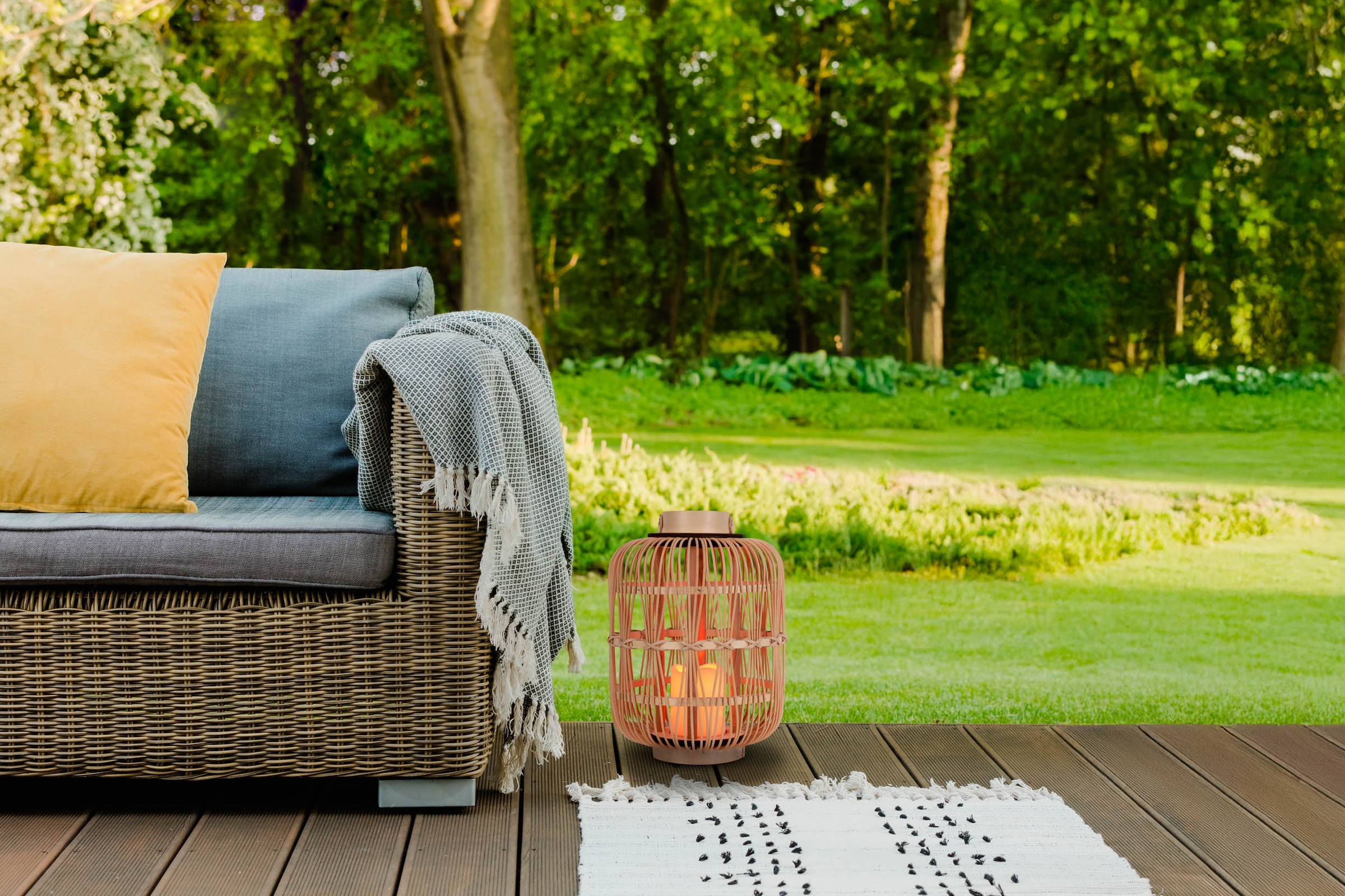 näve LED Dekolicht »Korbinian«, 1 flammig, Rattankorb natur mit Griff inkl. 1x LED-Kerze warmweiß, Timer, IP20