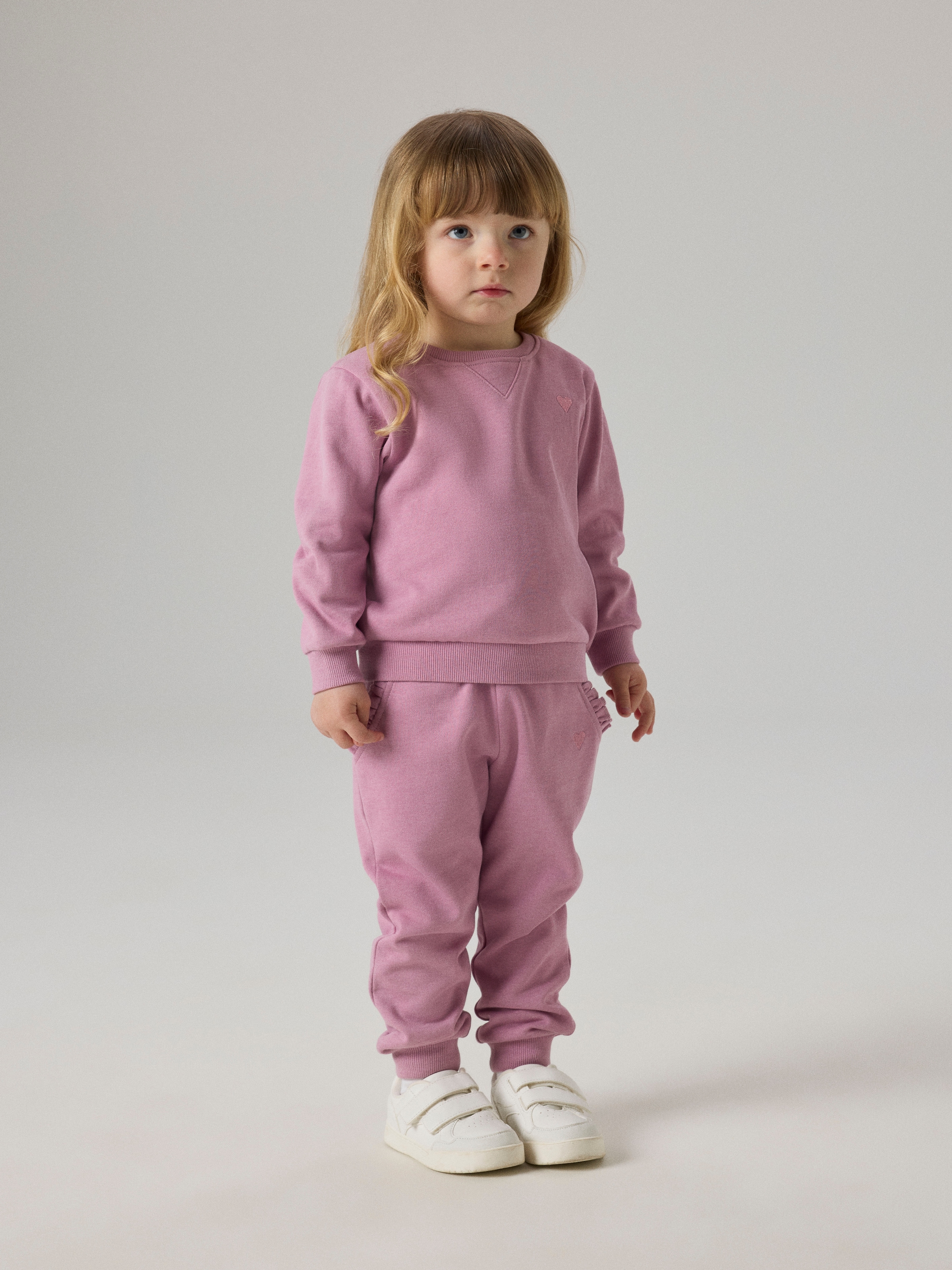 Name It Sweathose »NMFVIMA SWE PANT BRU NOOS«  mit süßem Rüschendetail