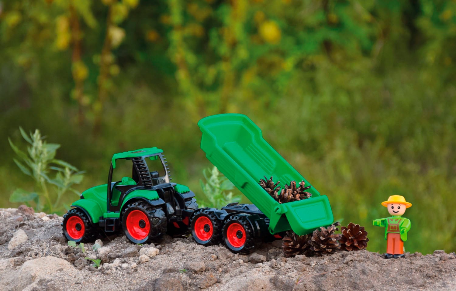 Lena® Spielzeug-Traktor »Truckies«, mit Anhänger; inklusive Spielfigur; Made in Europe