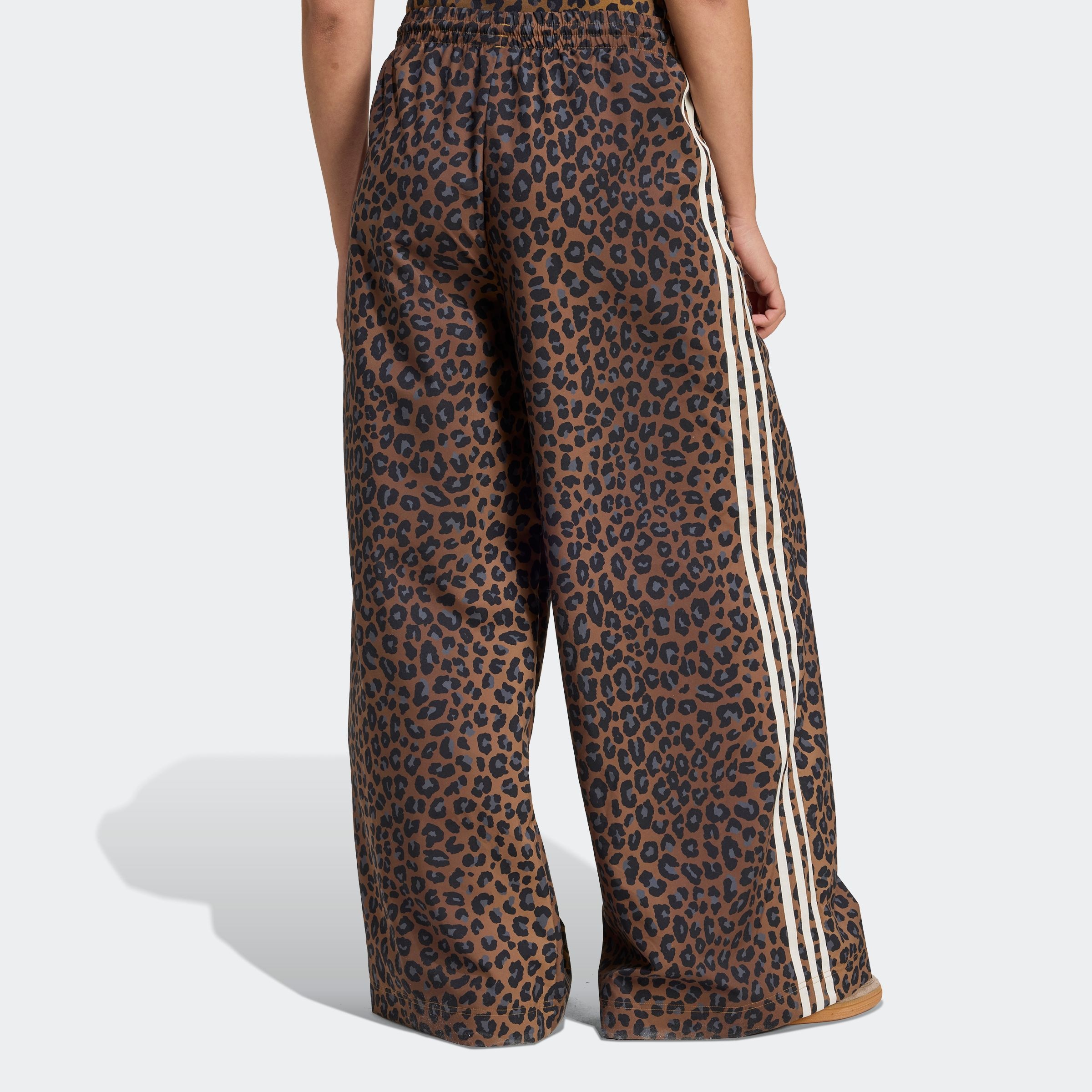 adidas Originals Sporthose "LEOPARD FIREBIRD OVERSIZED" sportlicher Stil, a günstig online kaufen
