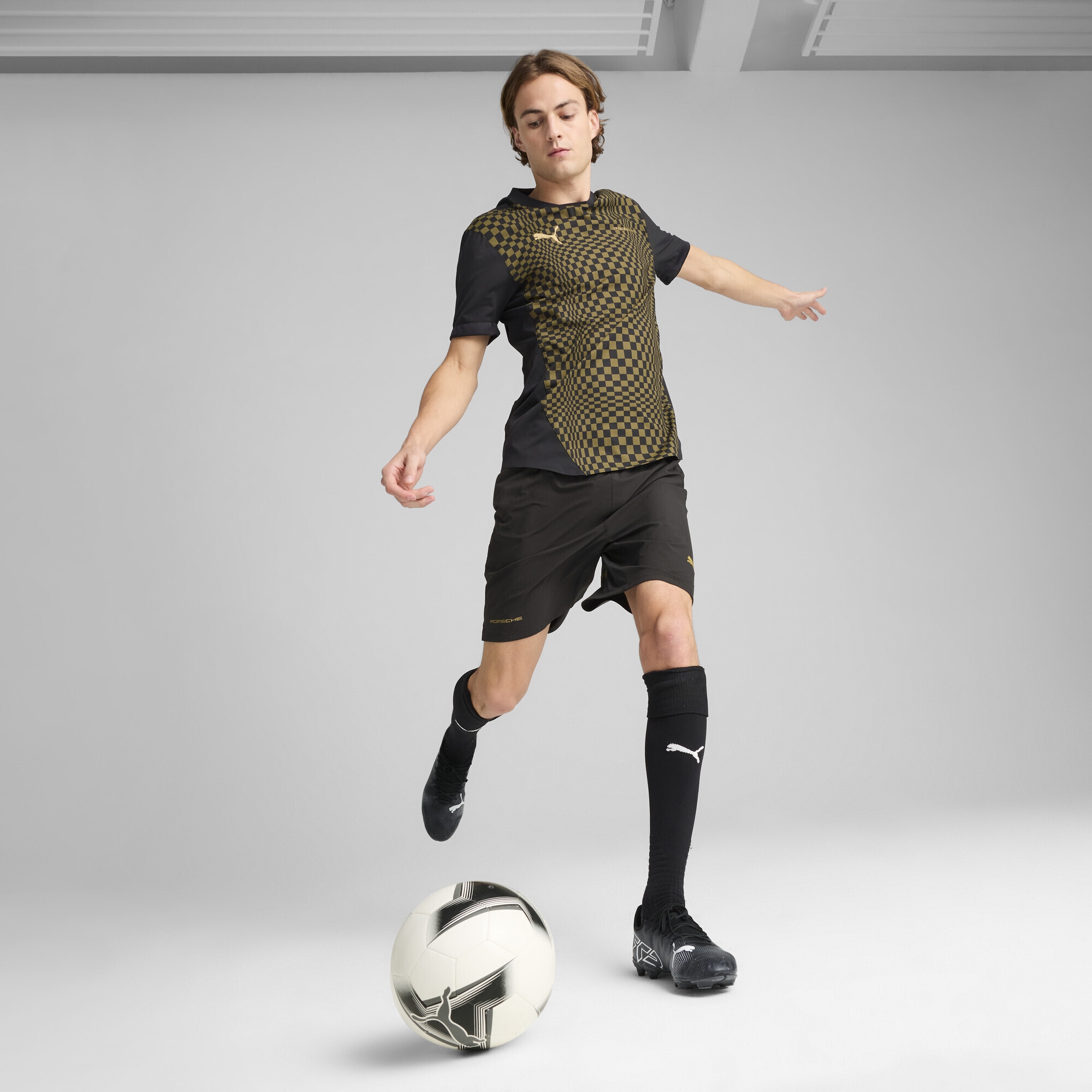 PUMA Shorts »Porsche Legacy 911 Spirit 70 Footballshorts Herren«