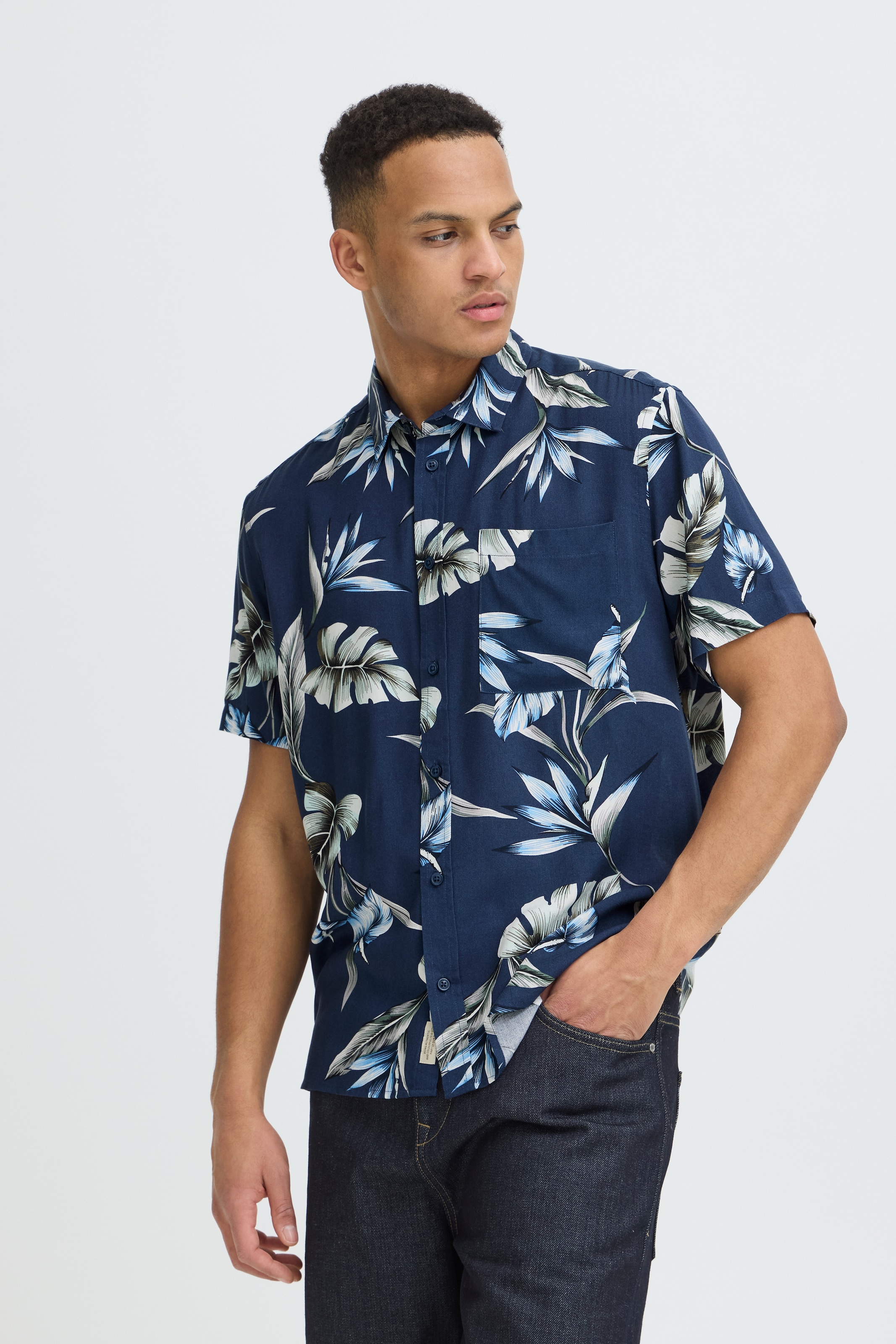 Blend Kurzarmhemd "BHAMELO SHIRT PRINT" lockere Passform, mit geblümtem Print, aus Viskose