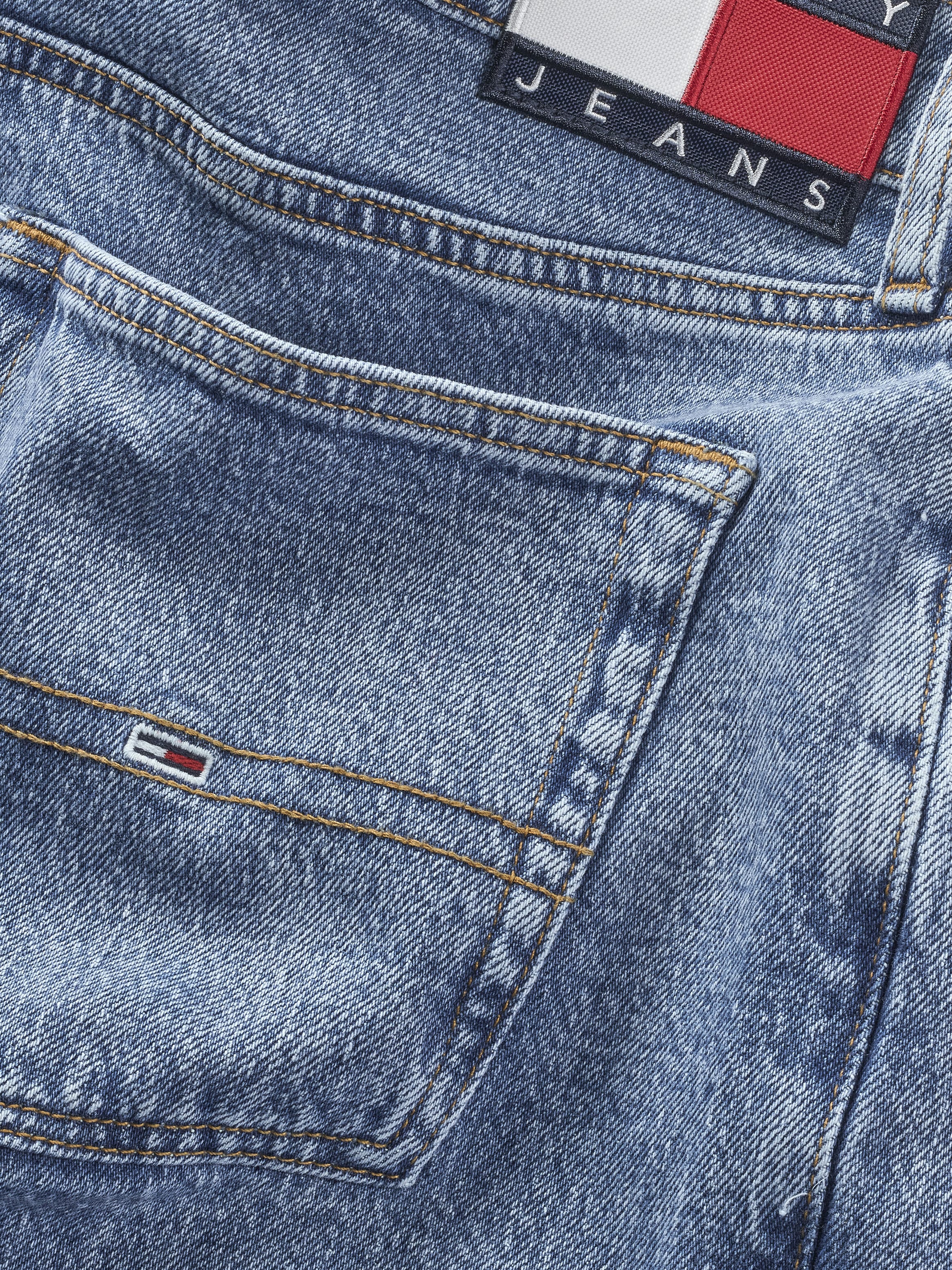 Tommy Jeans Gerade Jeans »Isaac Relaxed Tapered«, Mit Gürtelschlaufen