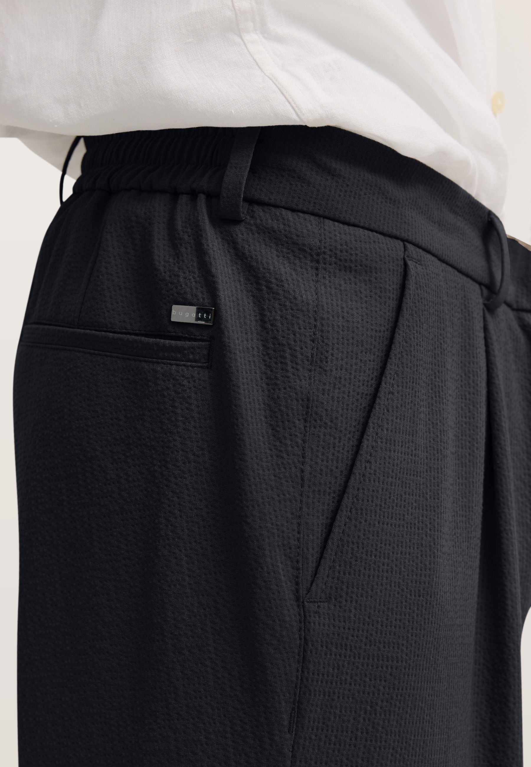 Anzughose BUGATTI "Seersucker", Damen, Gr. 58, Normalgrößen, 390, marine, 62% Polyester, 33% Viskose, 5% Elasthan, unifarben, gerade, unten schmal, Hosen Anzughose, mit Bundfalte und Stretch-Funktion 3