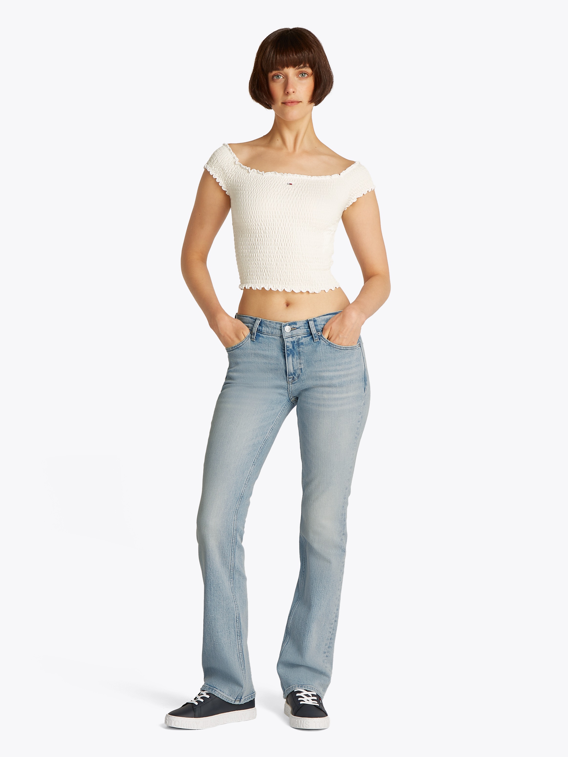 Tommy Jeans Bootcut-Jeans »Maddie Mid Rise Bootcut« in hellblauer Waschung