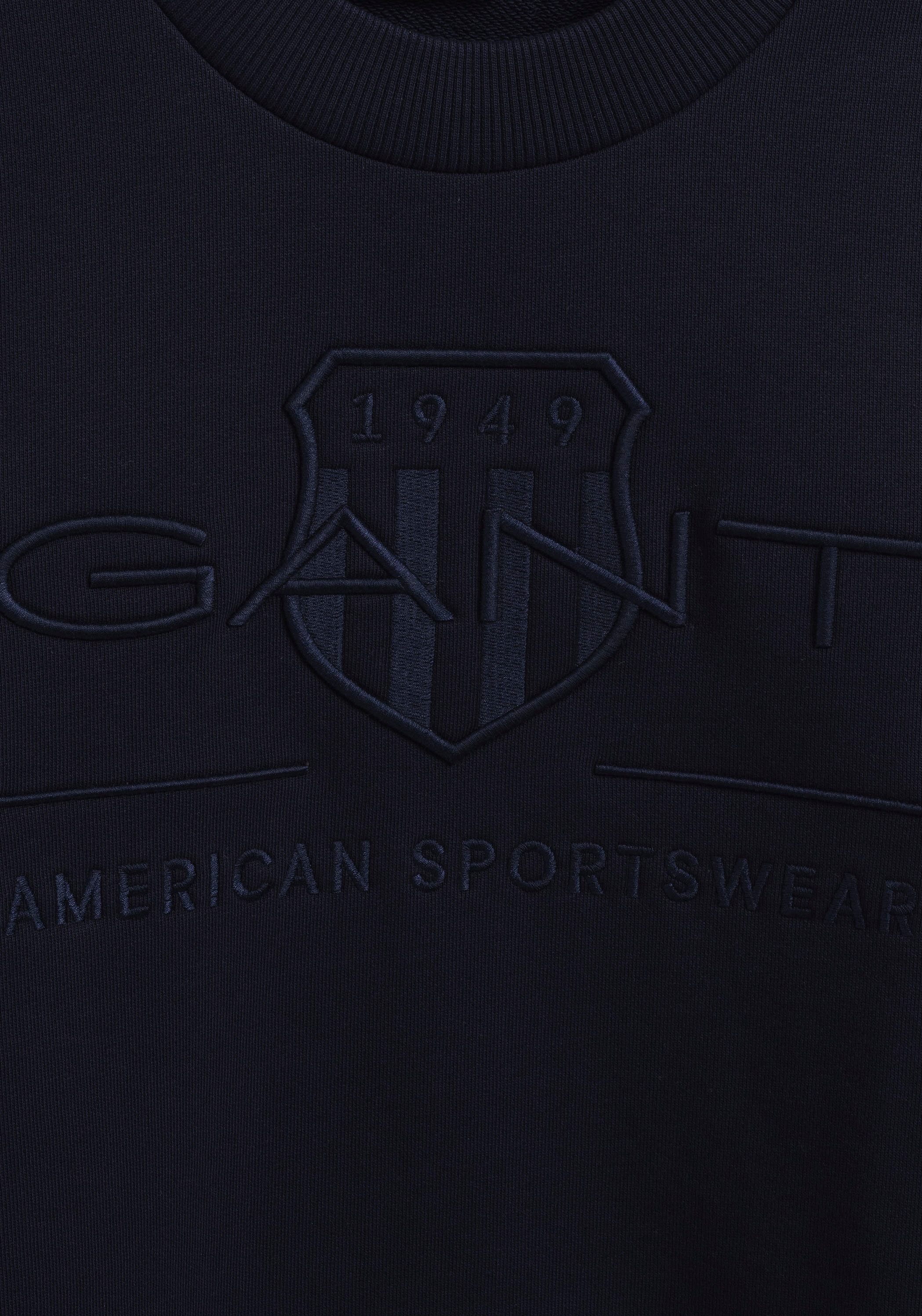 Gant Sweatshirt »D1. TONAL ARCHIVE SHIELD C-NECK«, mit Logostickerei auf der Brust