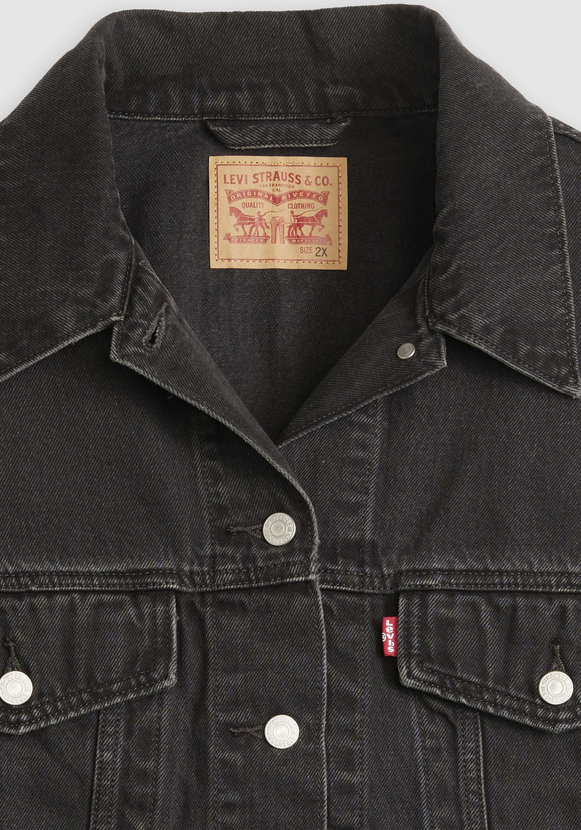 Levi's® Plus Jeansjacke »TRUCKER« in leichter Used-Waschung