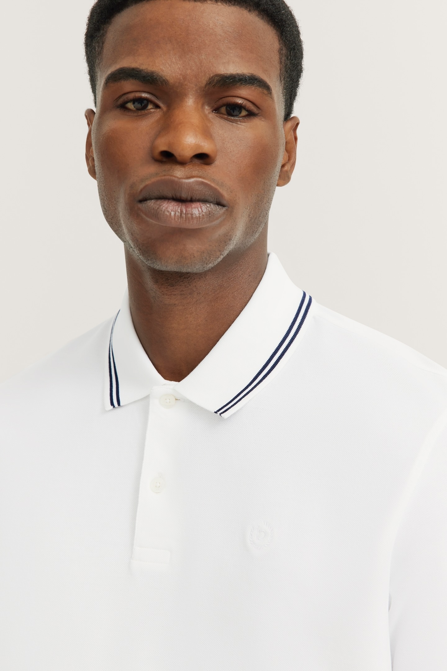 bugatti Poloshirt, mit Kontraststreifen und Bruststickerei