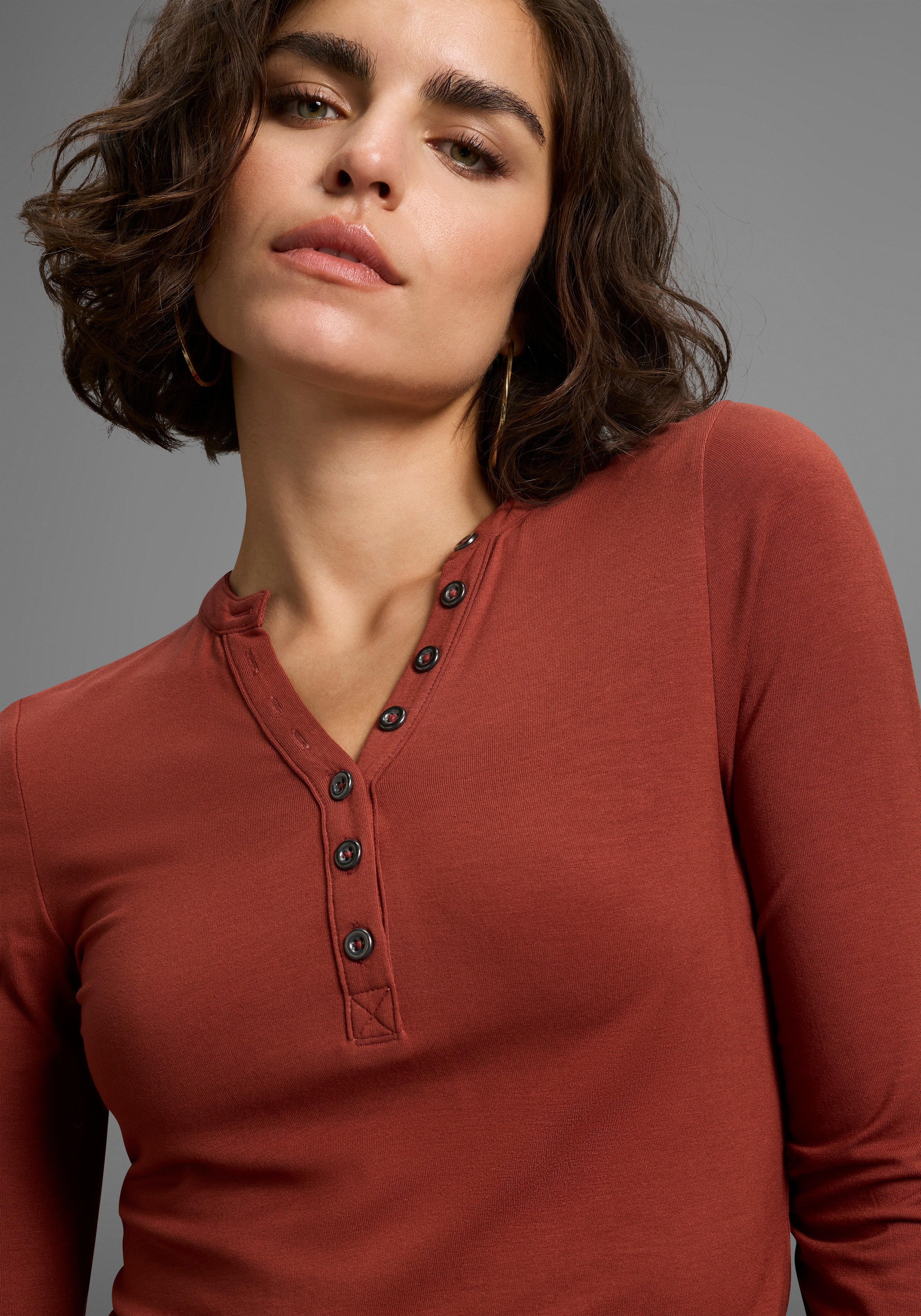 Thumbnail - Laura Scott Longsleeve mit Knopfleiste - NEUE KOLLEKTION