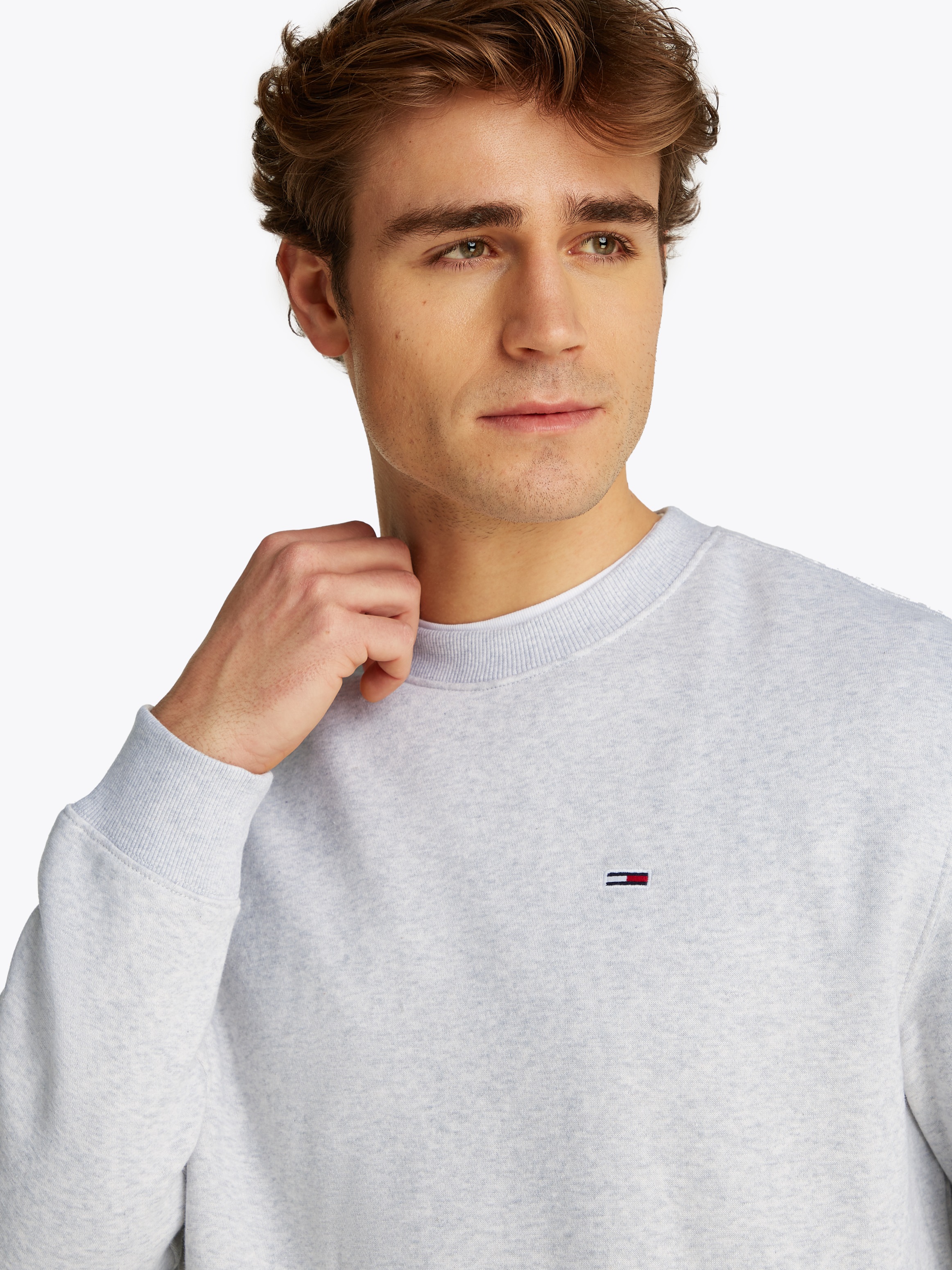 Tommy Jeans Sweatshirt "TJM REG S FLAG CREW", mit bestickten Markenlogo auf günstig online kaufen